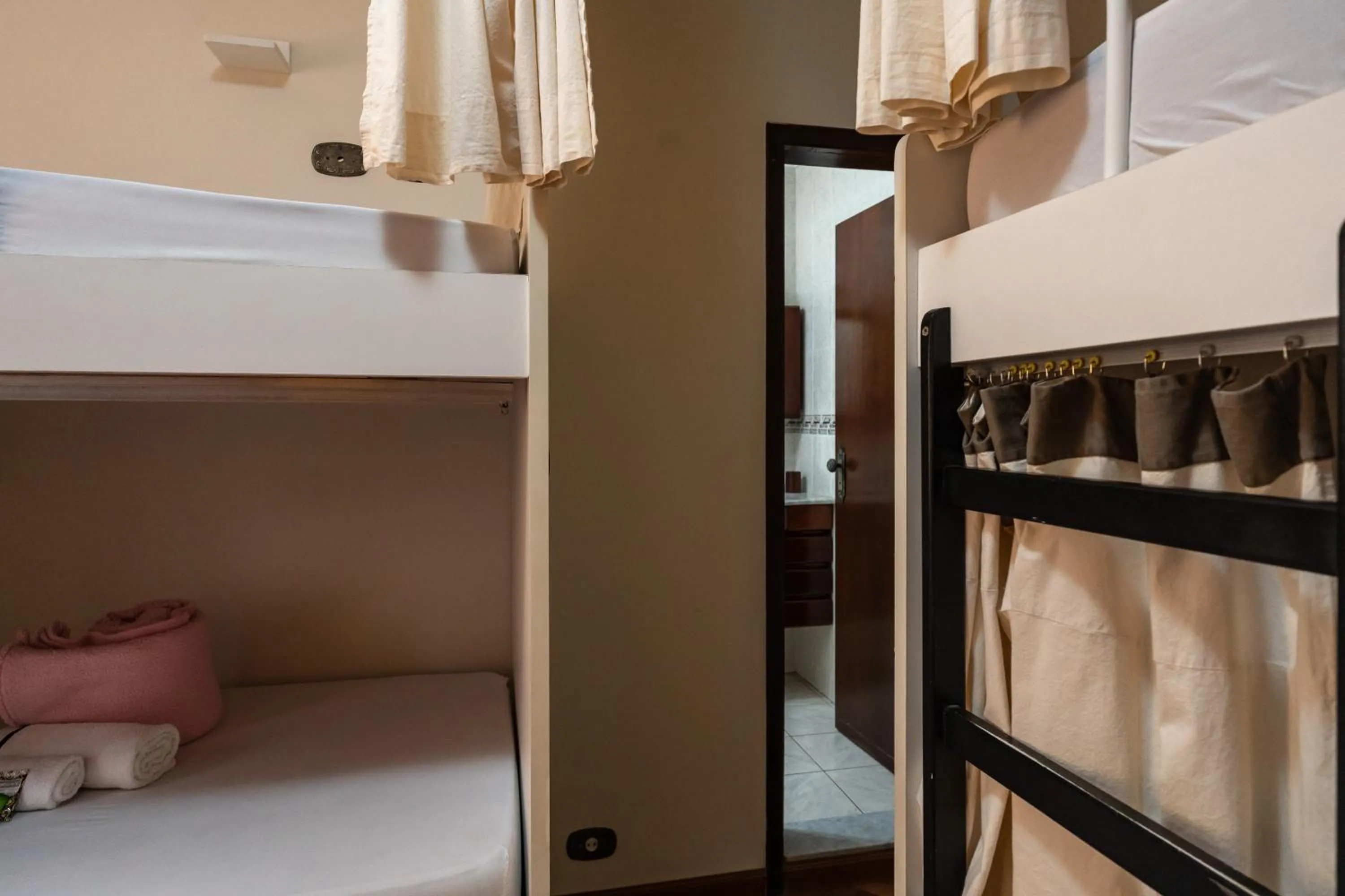 Bathroom, Bed in Hostel B2B SP