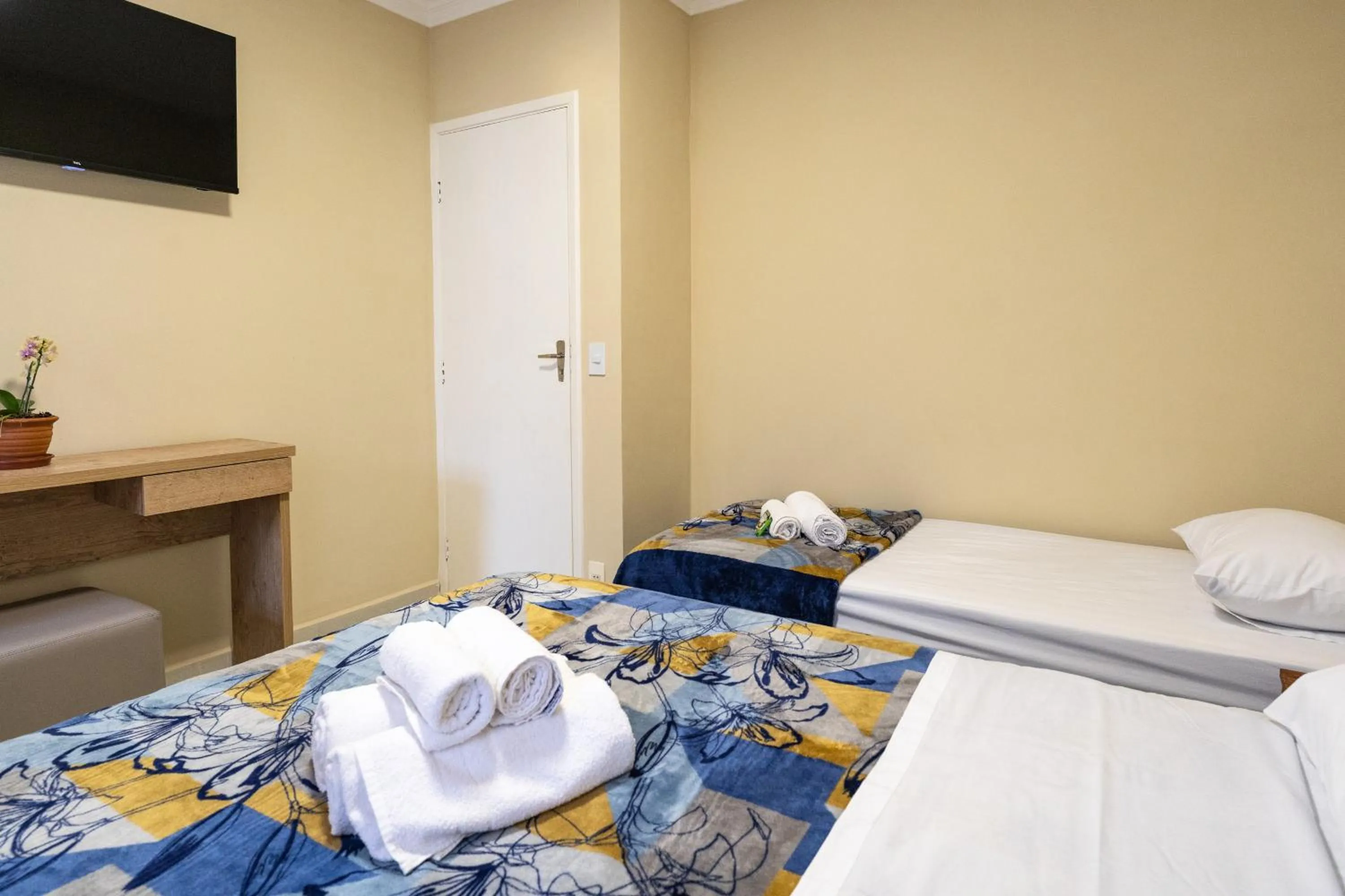 TV and multimedia, Bed in Hostel B2B SP