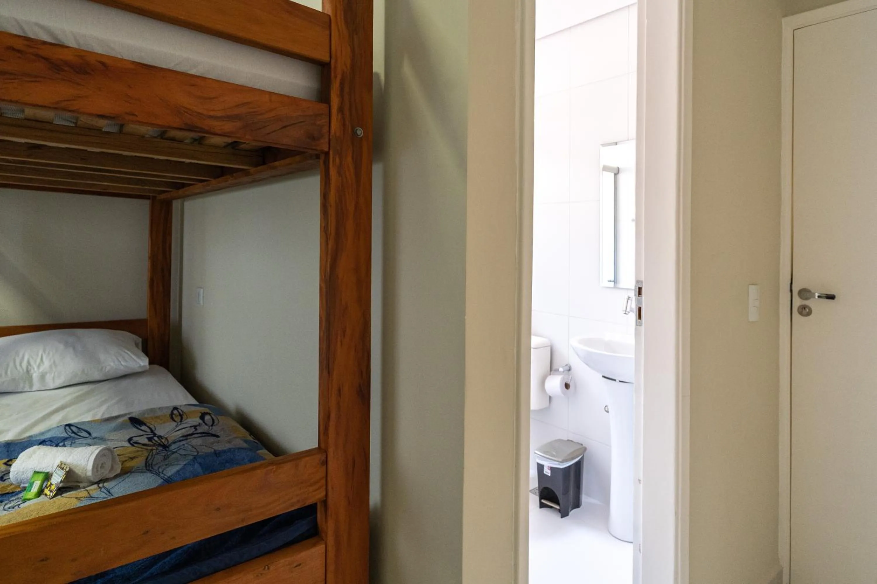 Bathroom, Bed in Hostel B2B SP