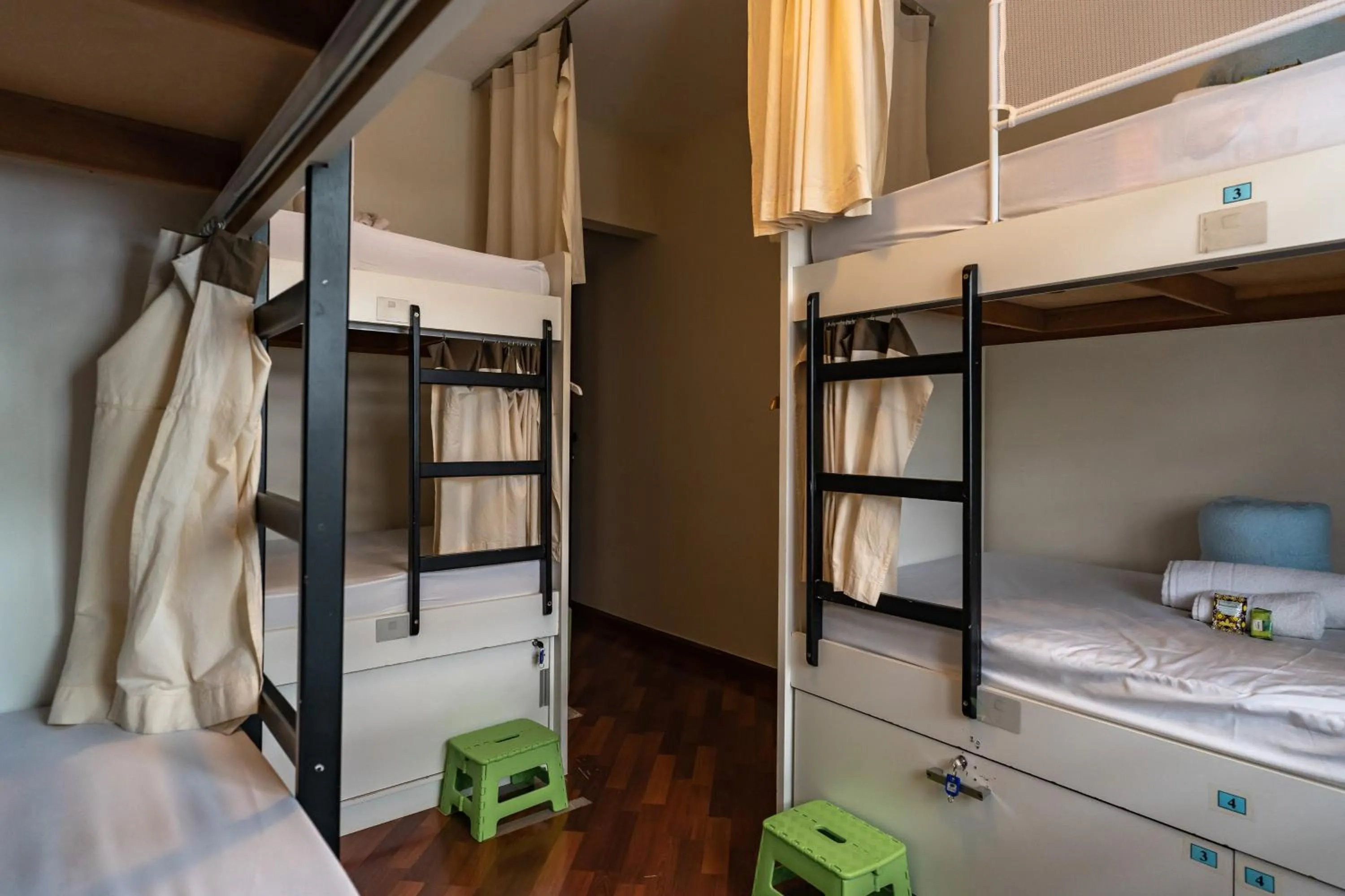 bunk bed, Bed in Hostel B2B SP