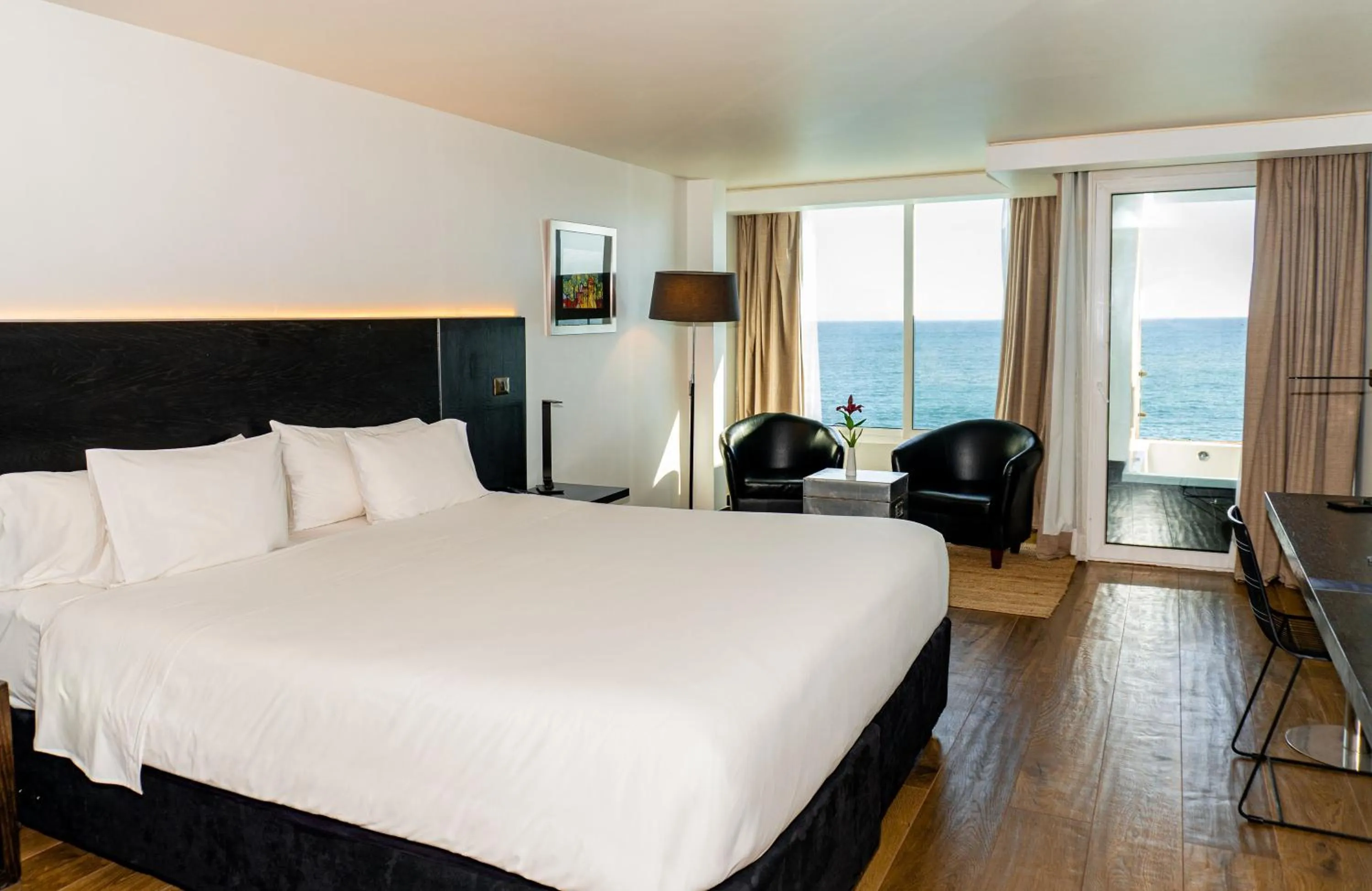 Bed in Radisson Blu Acqua Hotel & Spa Concon