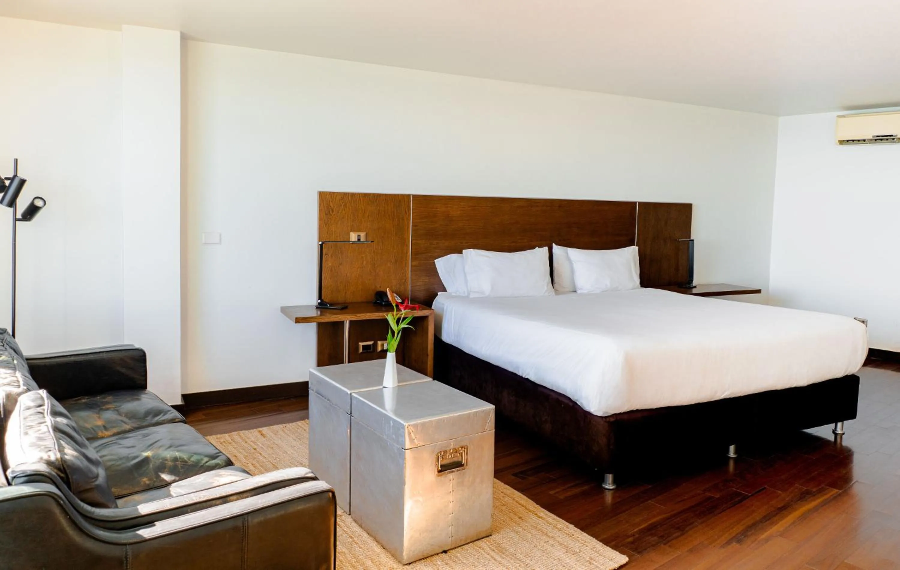 Bed in Radisson Blu Acqua Hotel & Spa Concon