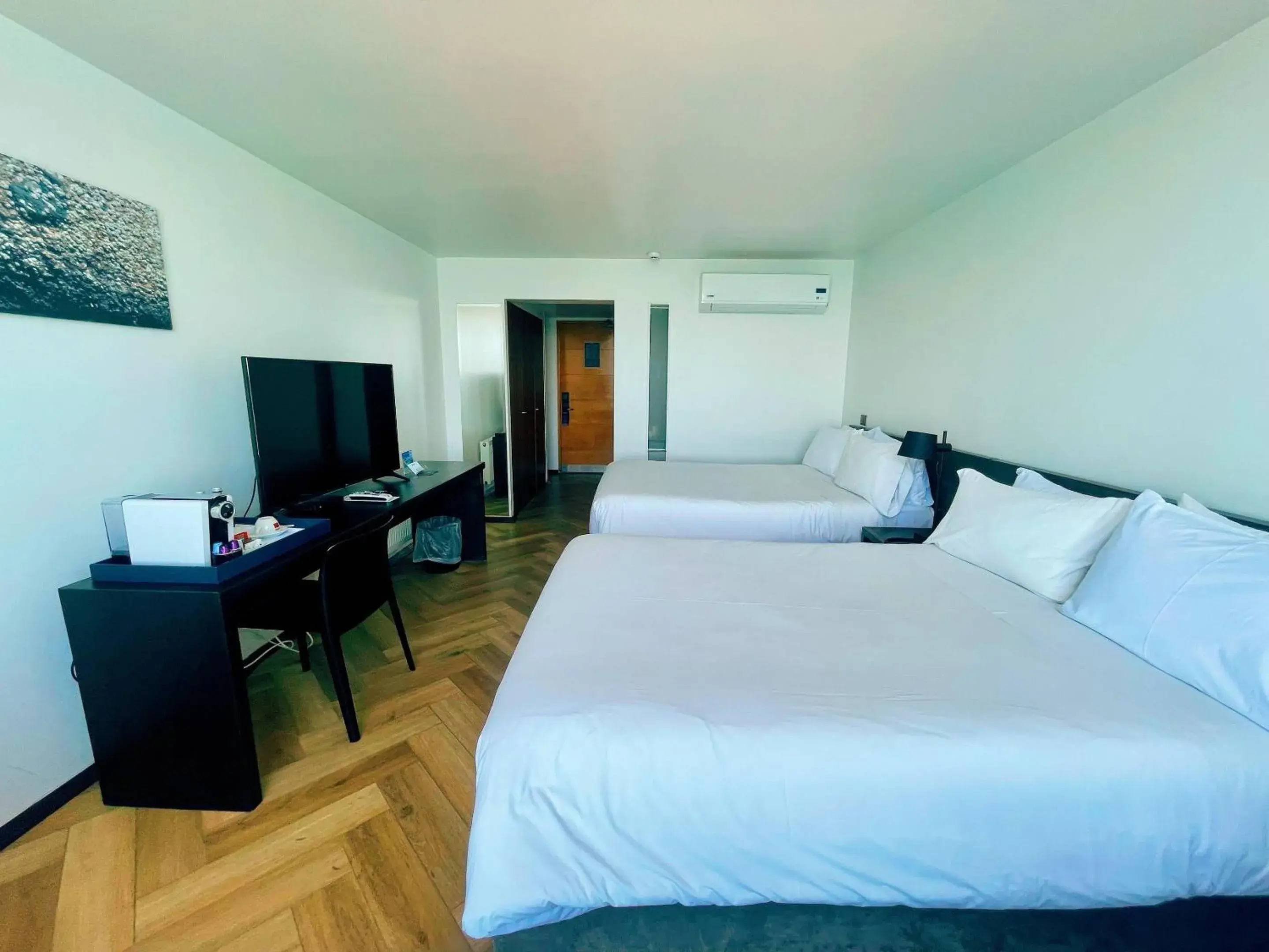 Bedroom, Bed in Radisson Blu Acqua Hotel & Spa Concon Bedroom, Bed in Radisson Blu Acqua Hotel & Spa Concon