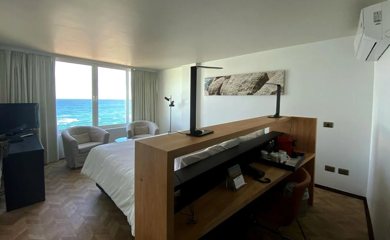 Bed in Radisson Blu Acqua Hotel & Spa Concon