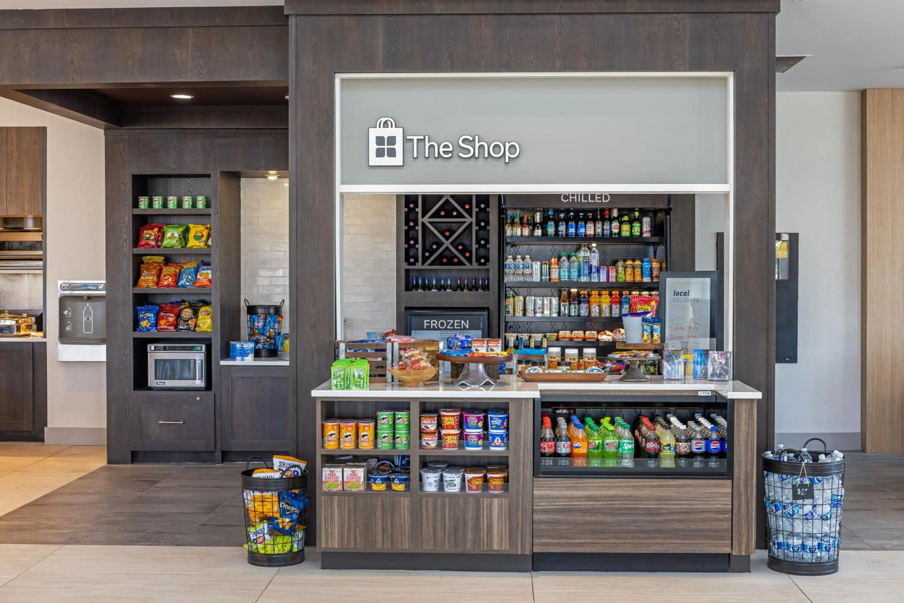 Shopping Area in Hilton Garden Inn Sioux Falls South