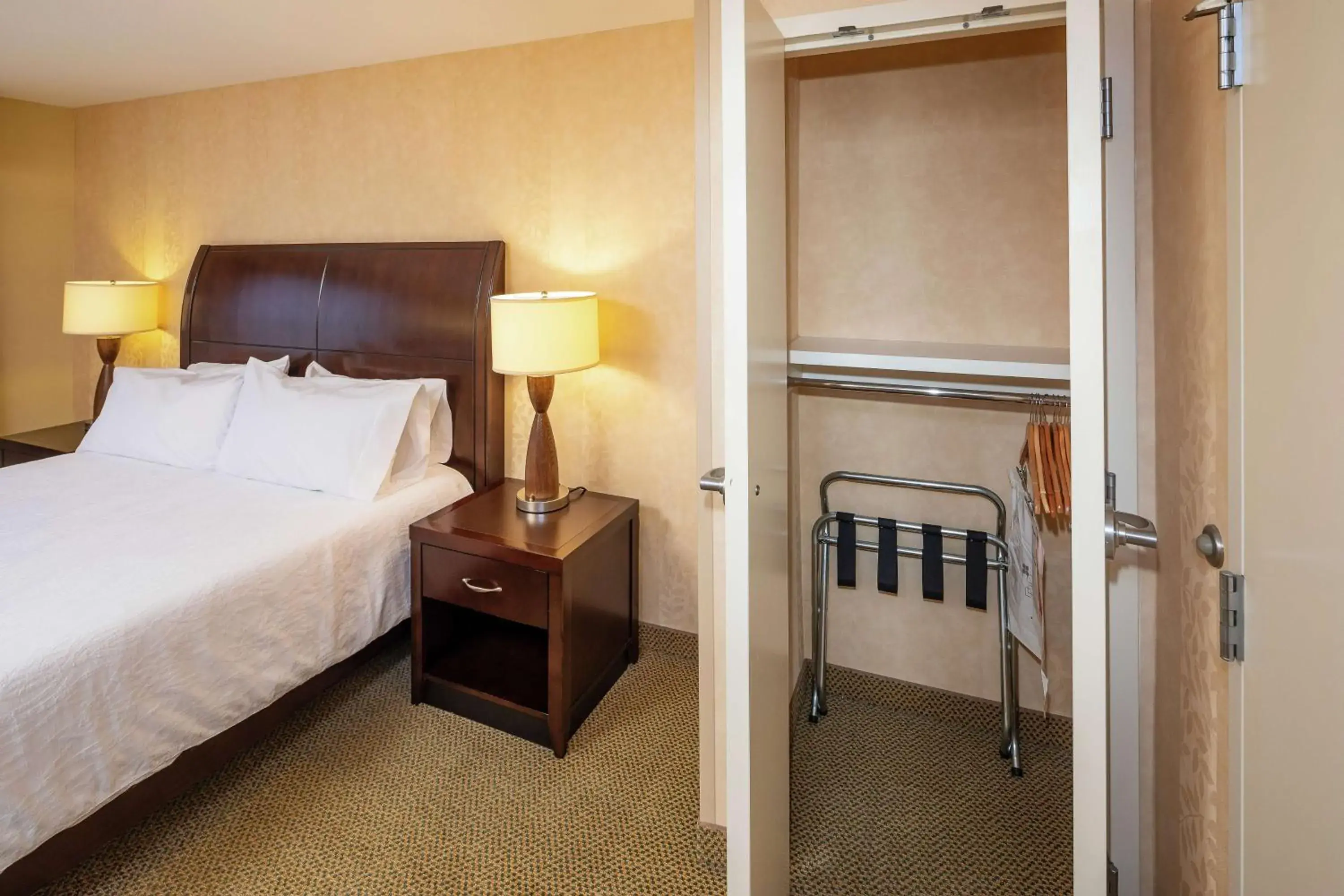 Bed in Hilton Garden Inn Sioux Falls South Bed in Hilton Garden Inn Sioux Falls South