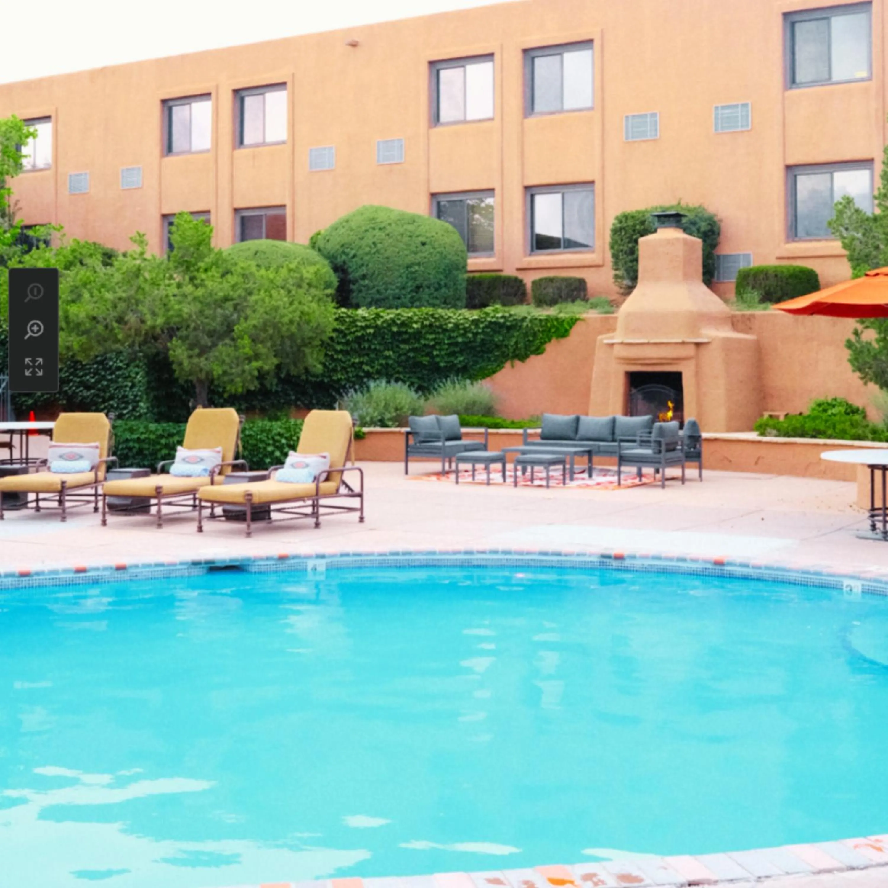 Swimming pool in Hotel Glorieta