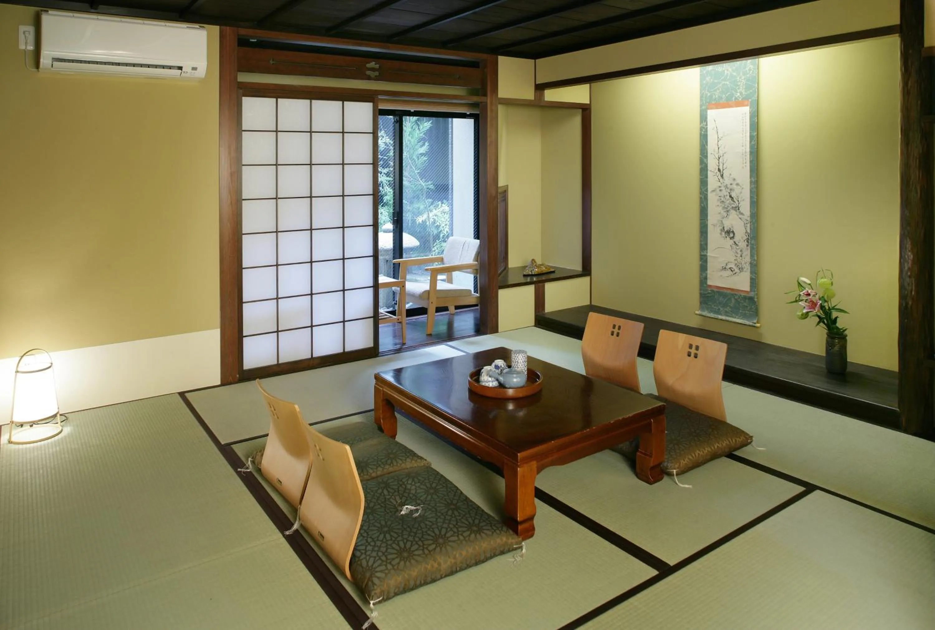 Living room in Matsubaya Ryokan