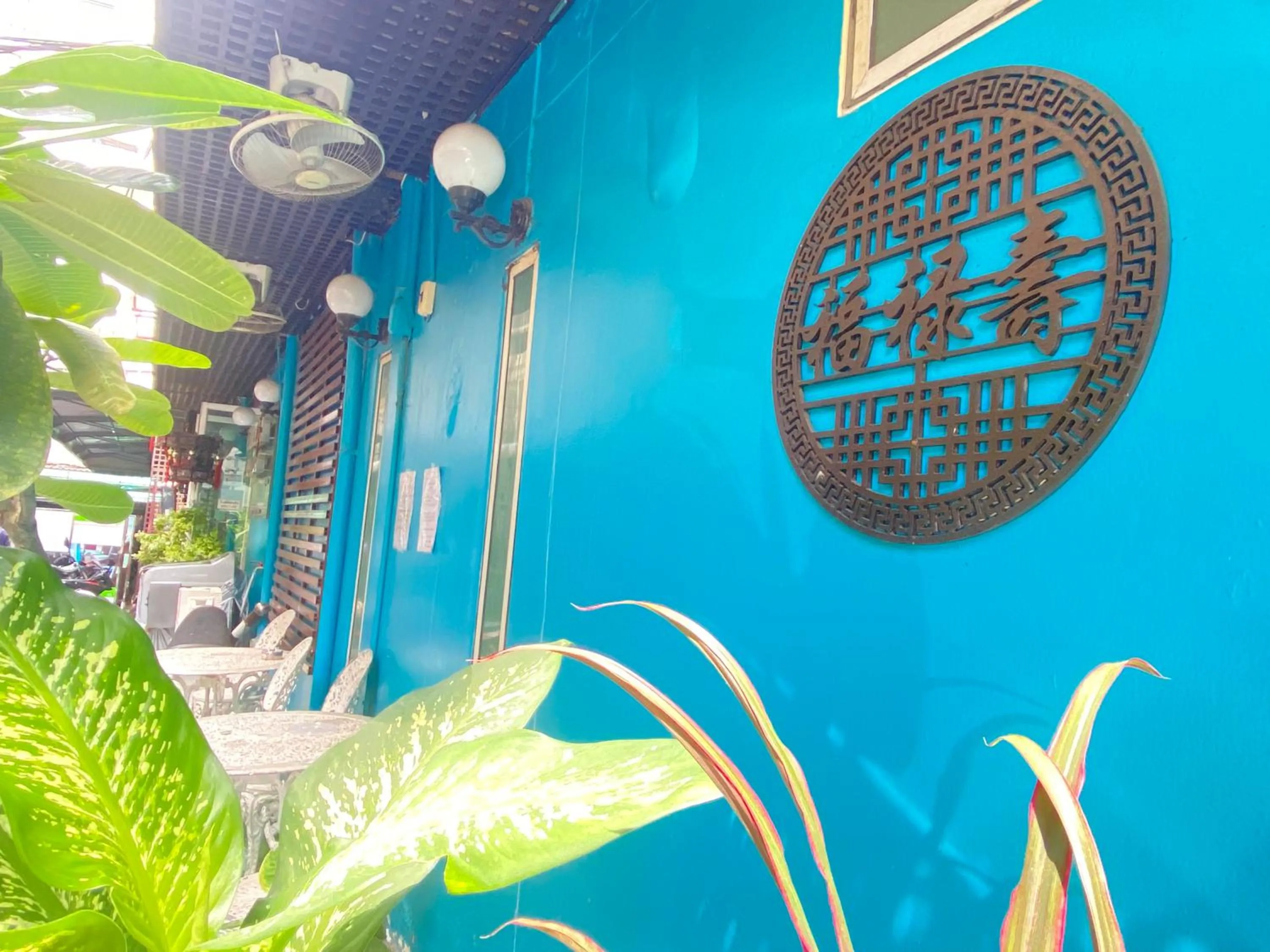 Property logo or sign in Arawana Express Chinatown