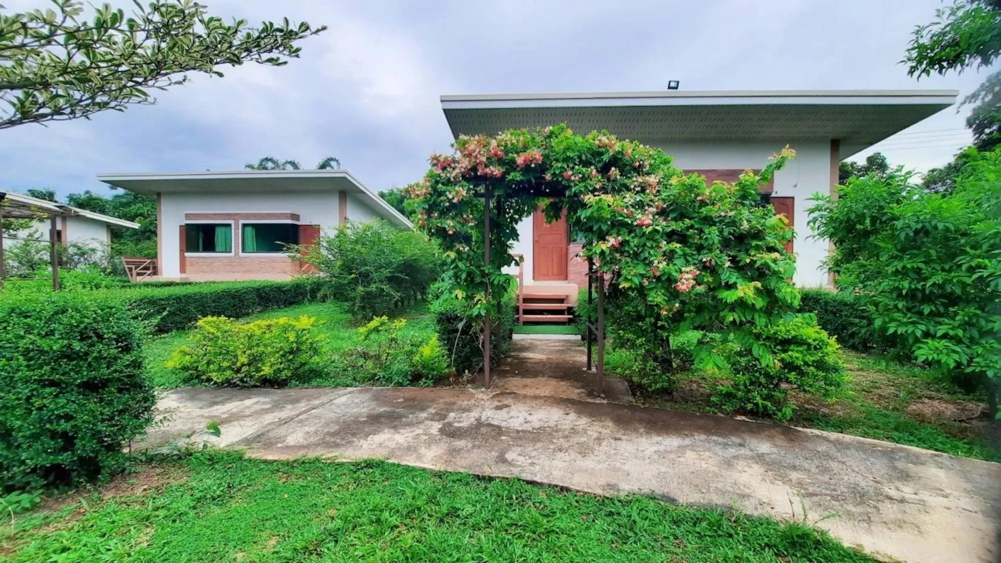 Property building in Ina Boutique Home Nan