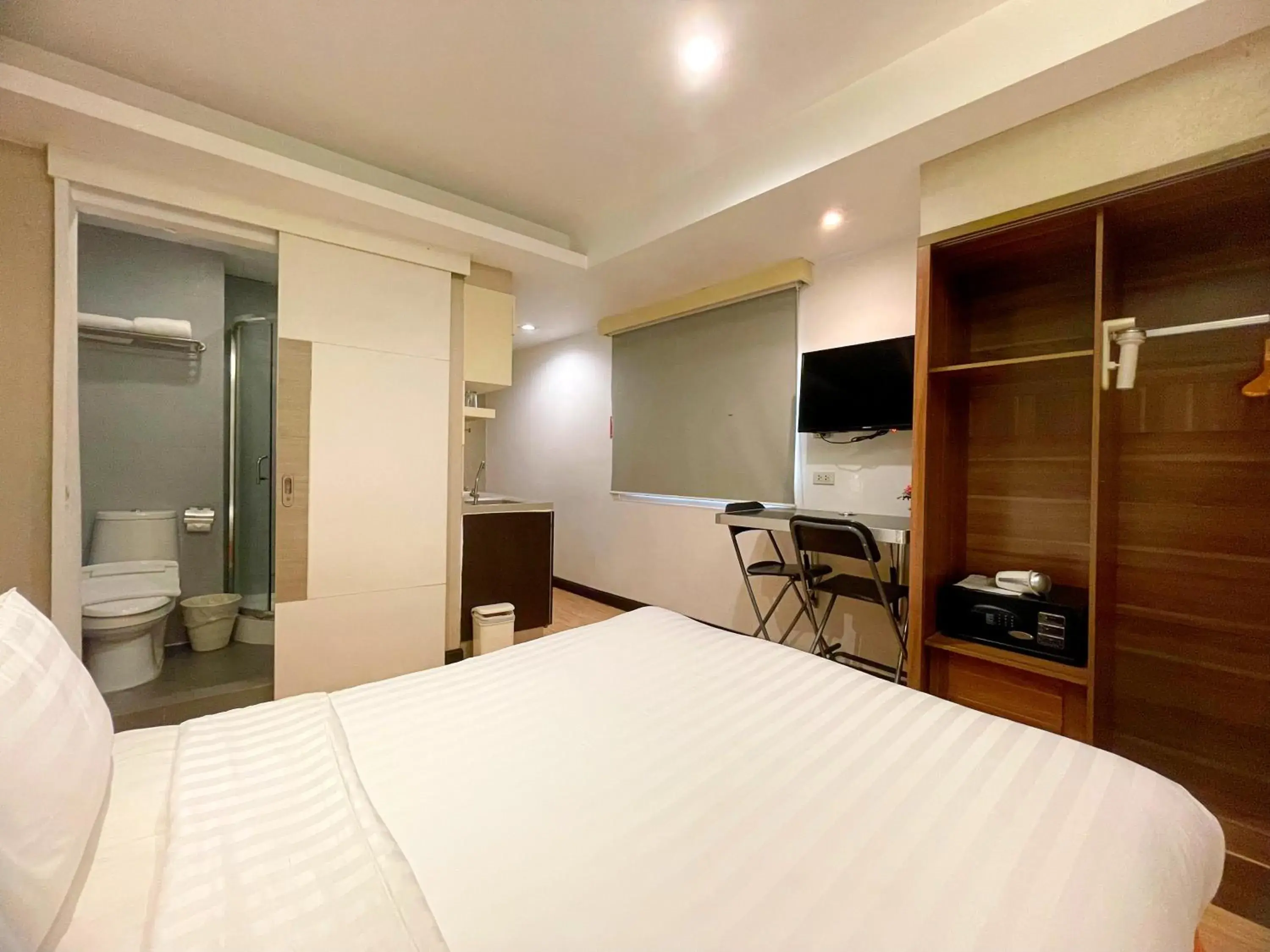 Bedroom, Bed in Arawana Express Phromphong Bedroom, Bed in Arawana Express Phromphong