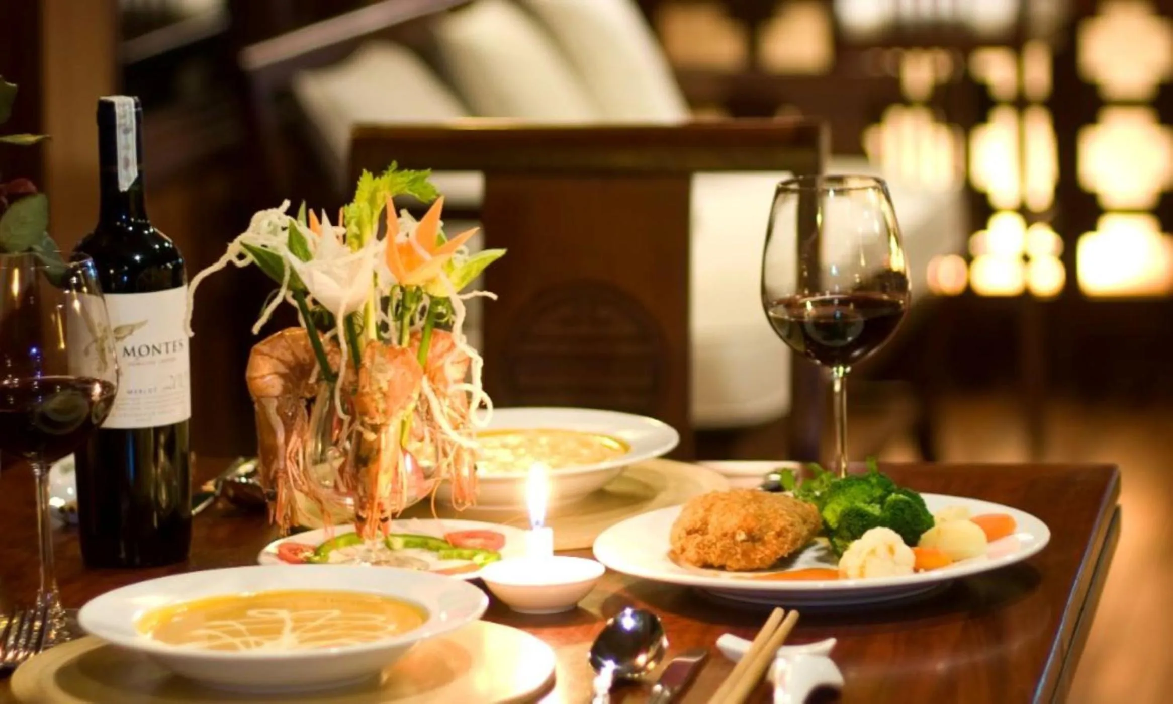 Food and drinks in Indochina Sails Ha Long Bay