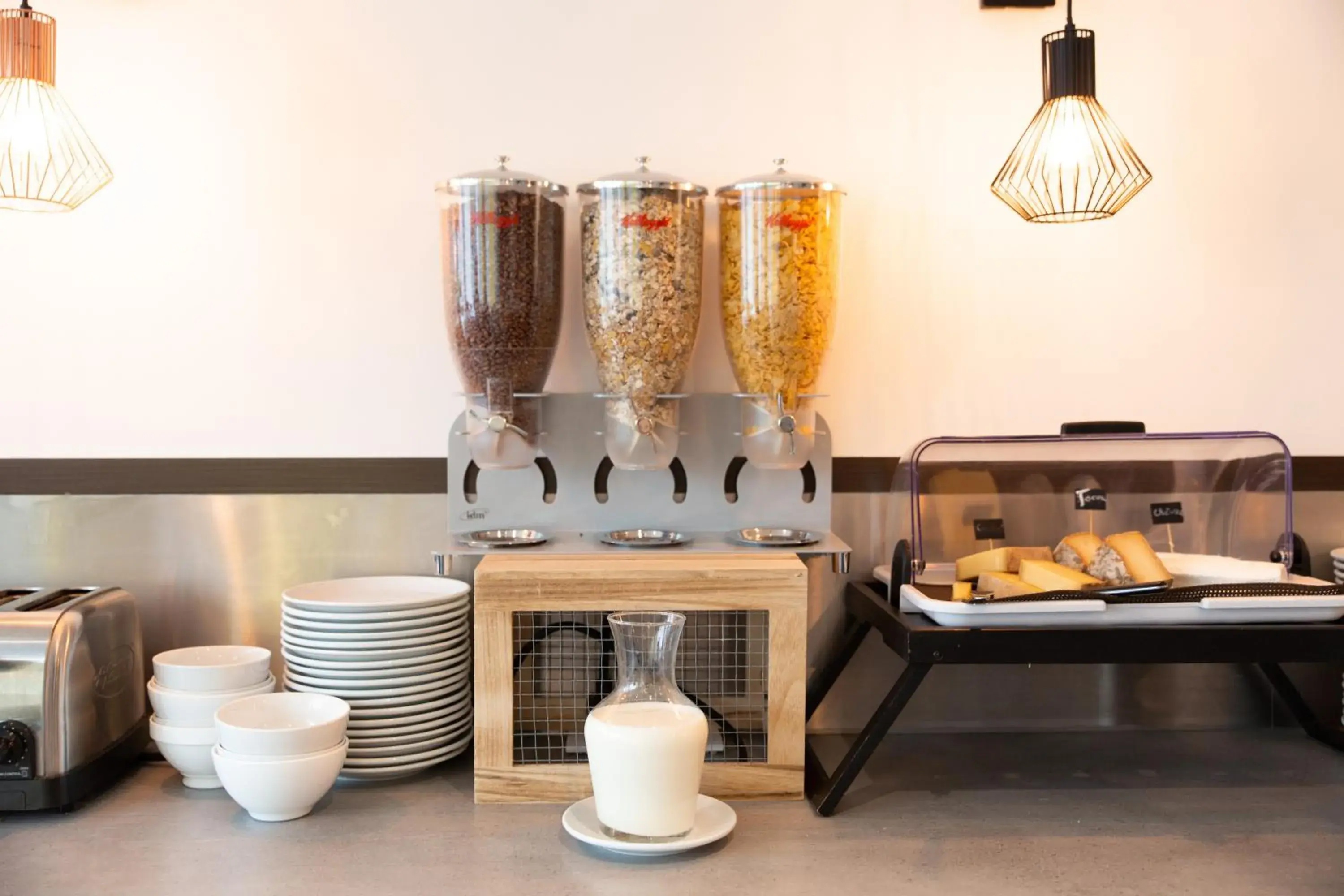 Buffet breakfast in Clarion Aparthotel Toulouse Le Parc de l'Escale Buffet breakfast in Clarion Aparthotel Toulouse Le Parc de l'Escale