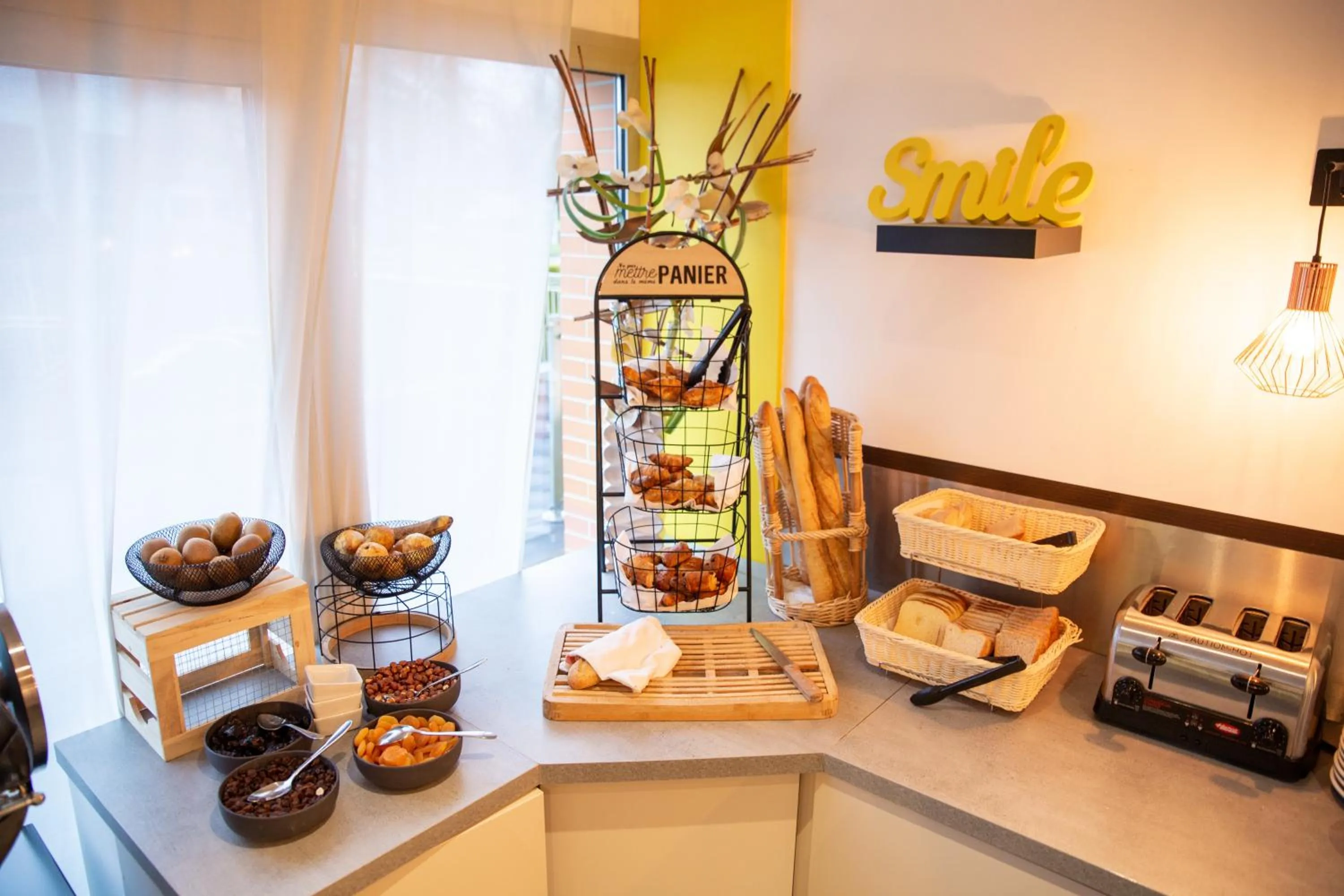 Breakfast in Clarion Aparthotel Toulouse Le Parc de l'Escale