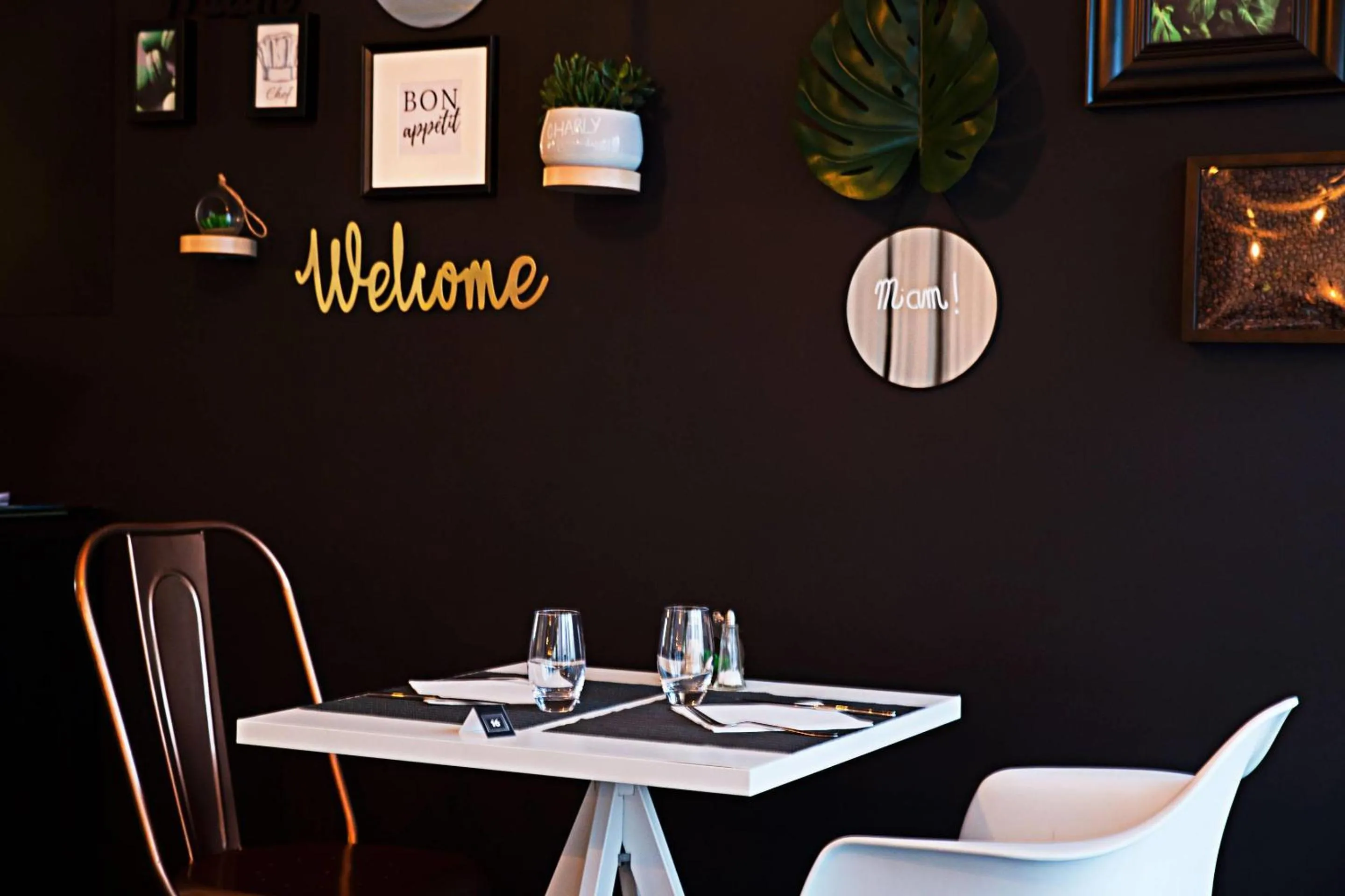 Restaurant/places to eat in Clarion Aparthotel Toulouse Le Parc de l'Escale