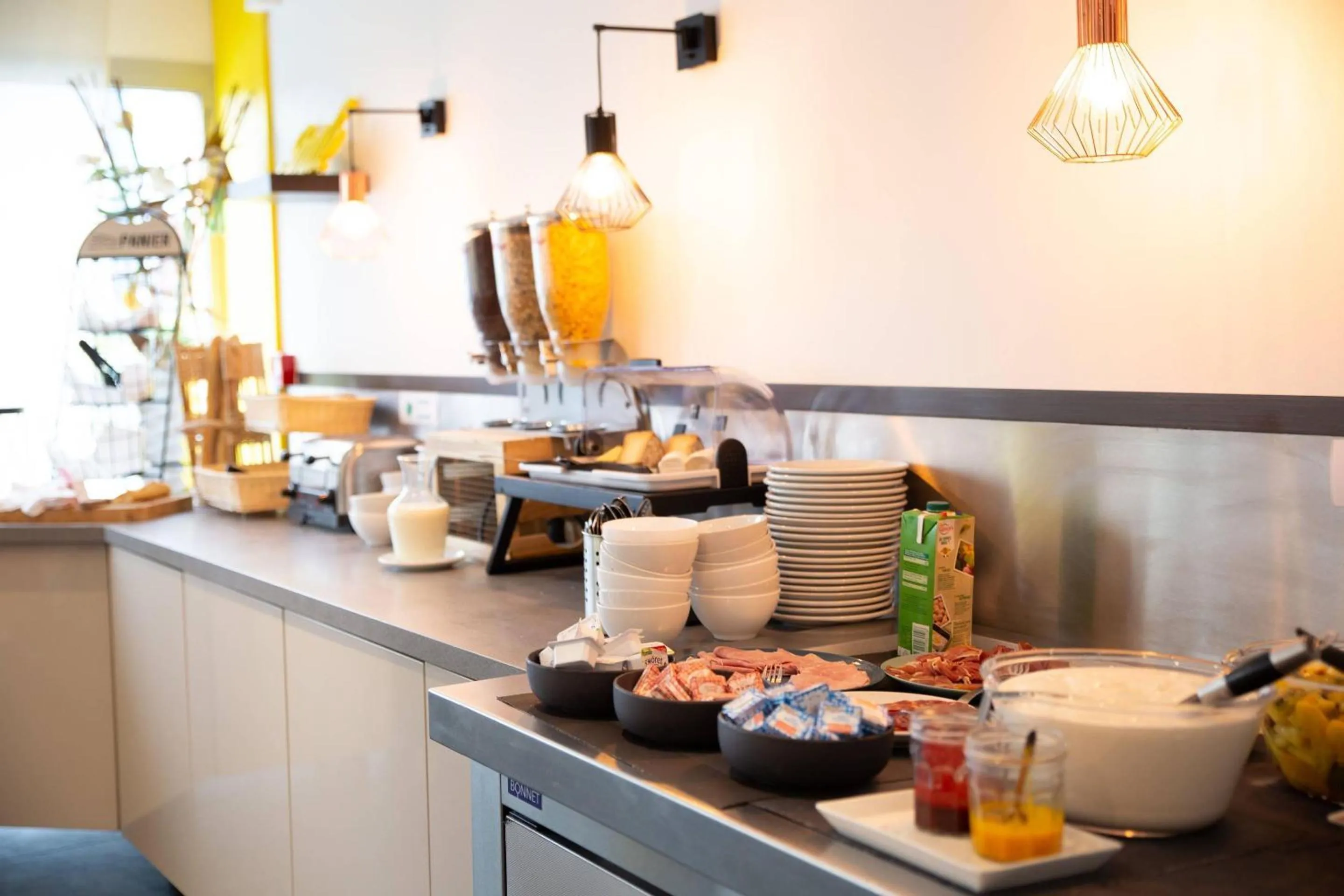 Breakfast in Clarion Aparthotel Toulouse Le Parc de l'Escale