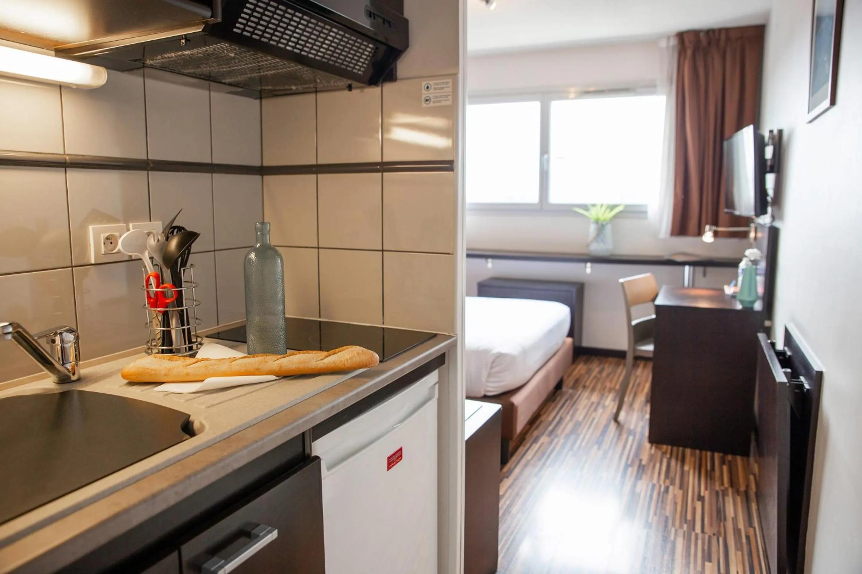 Bedroom, Bed in Clarion Aparthotel Toulouse Le Parc de l'Escale