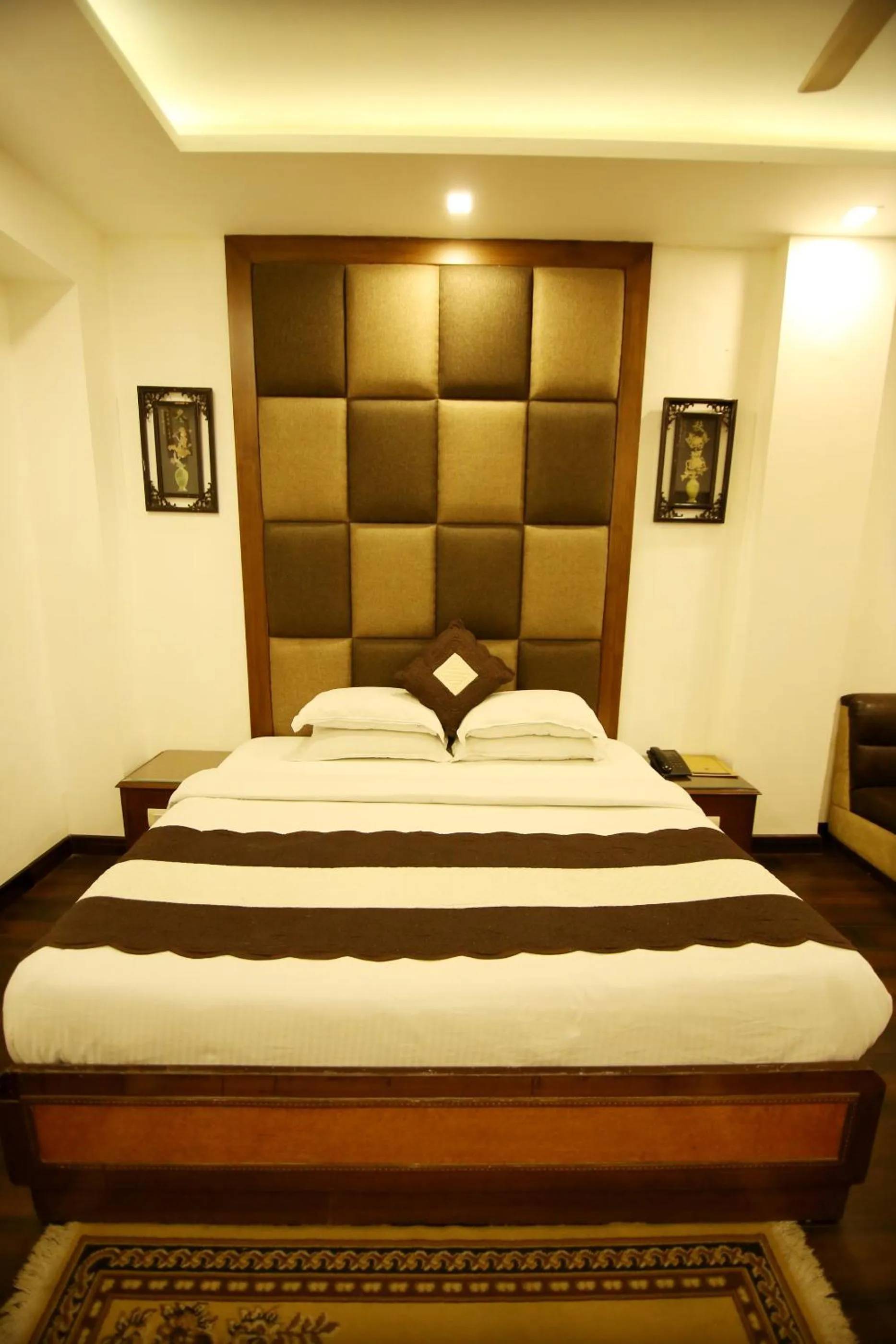 Bed in Hotel Parkway Deluxe