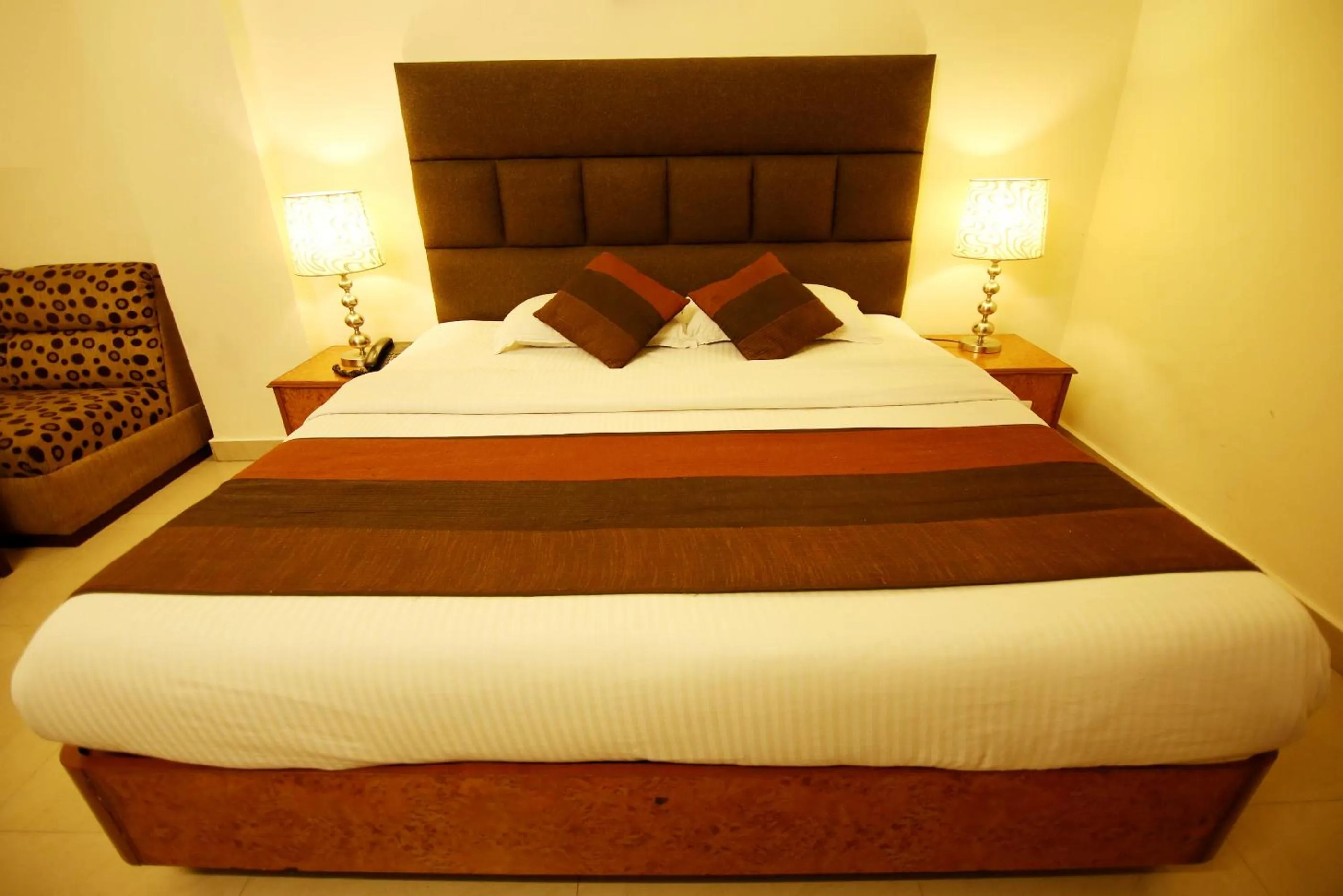 Bed in Hotel Parkway Deluxe
