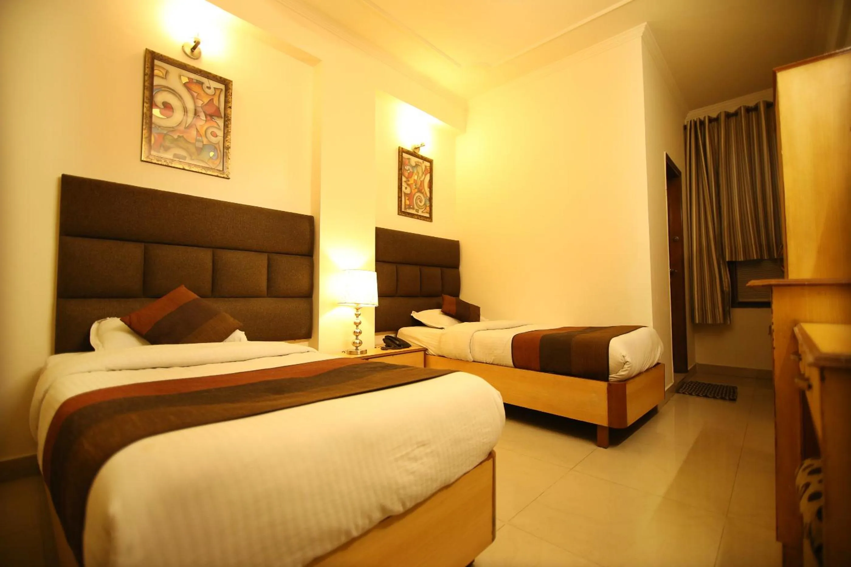 Photo of the whole room in Hotel Parkway Deluxe