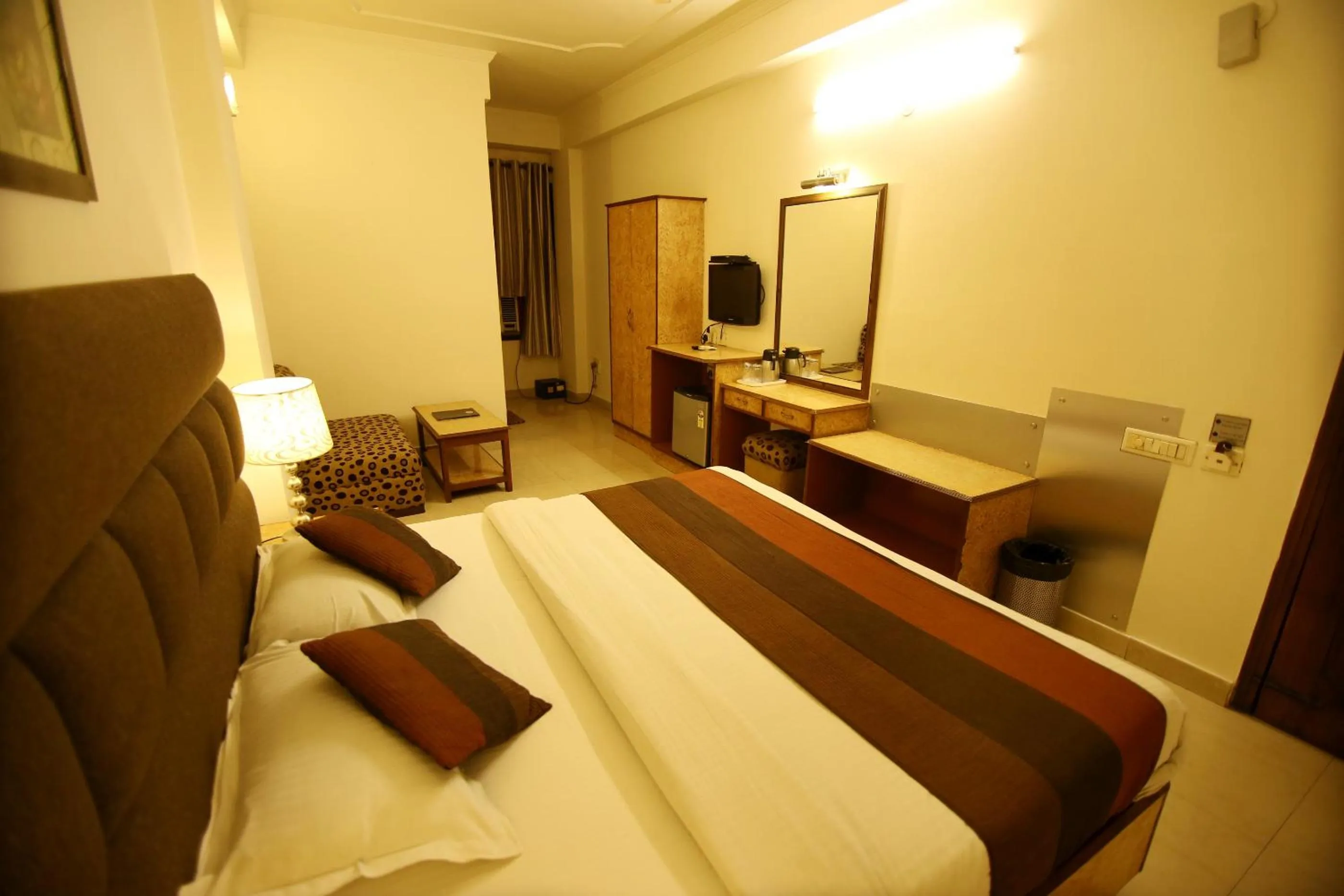 TV and multimedia in Hotel Parkway Deluxe