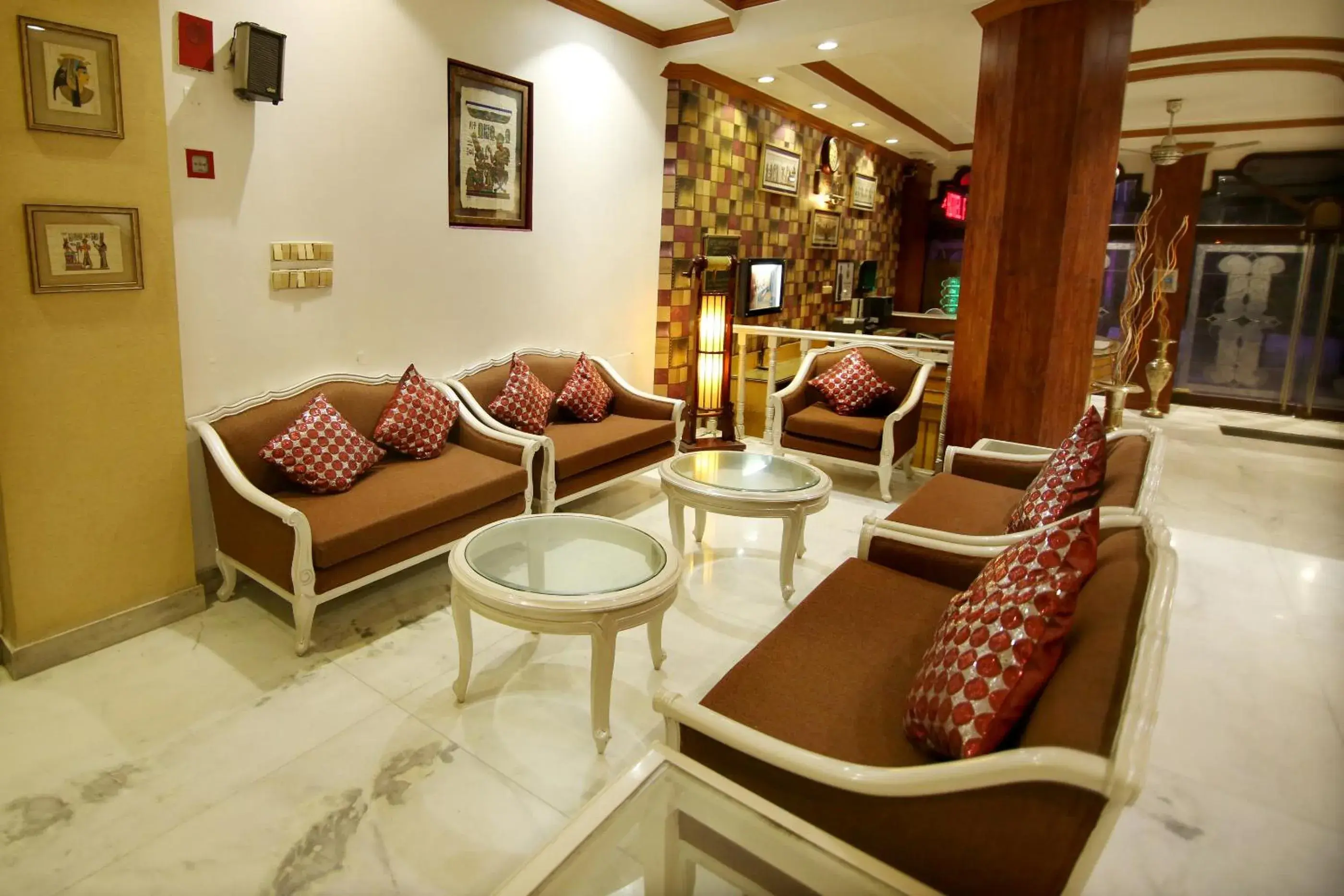 Lobby or reception in Hotel Parkway Deluxe Lobby or reception in Hotel Parkway Deluxe