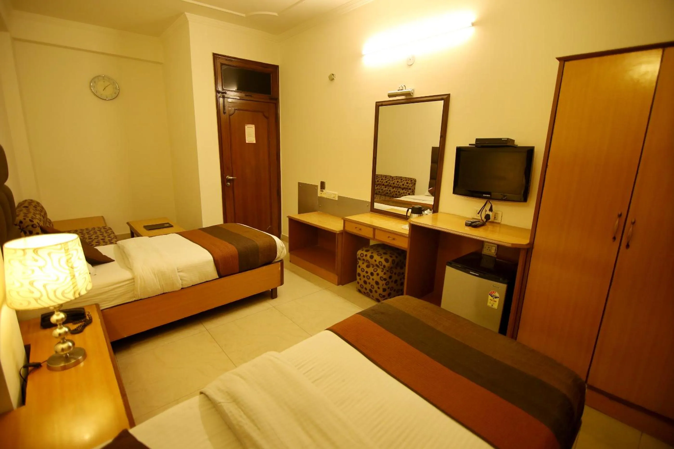 TV and multimedia in Hotel Parkway Deluxe