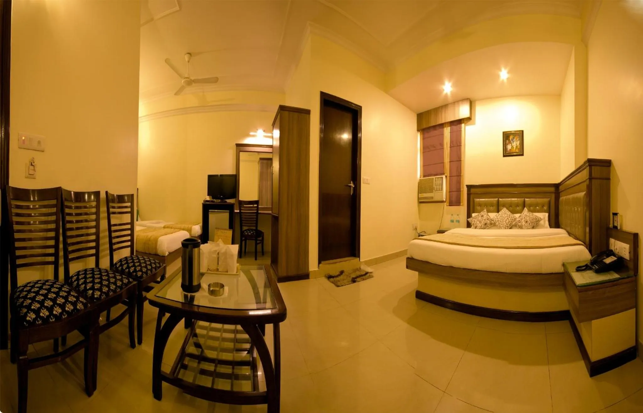 Photo of the whole room, Bed in Hotel Grand Park Inn