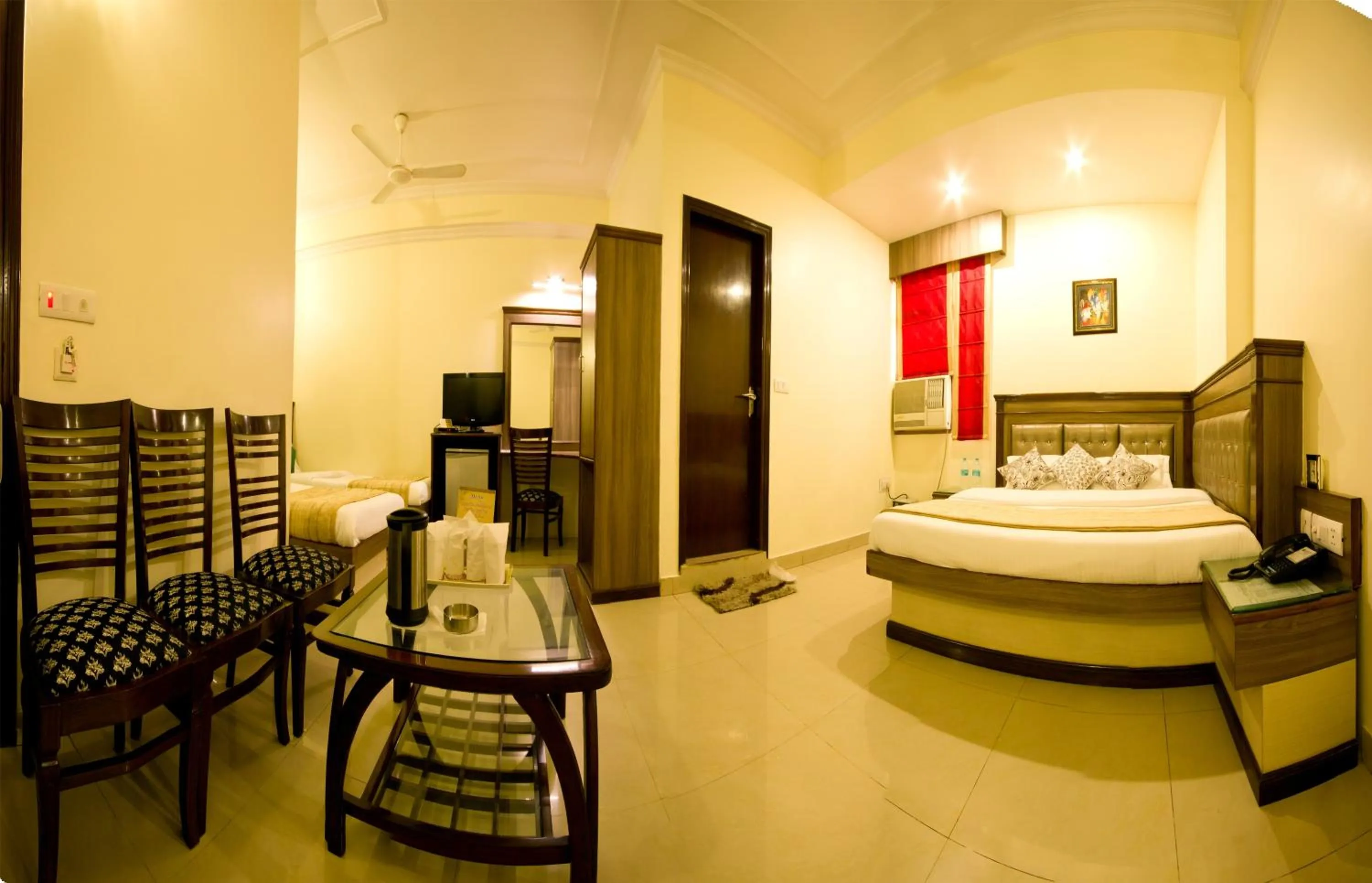 Photo of the whole room, Bed in Hotel Grand Park Inn