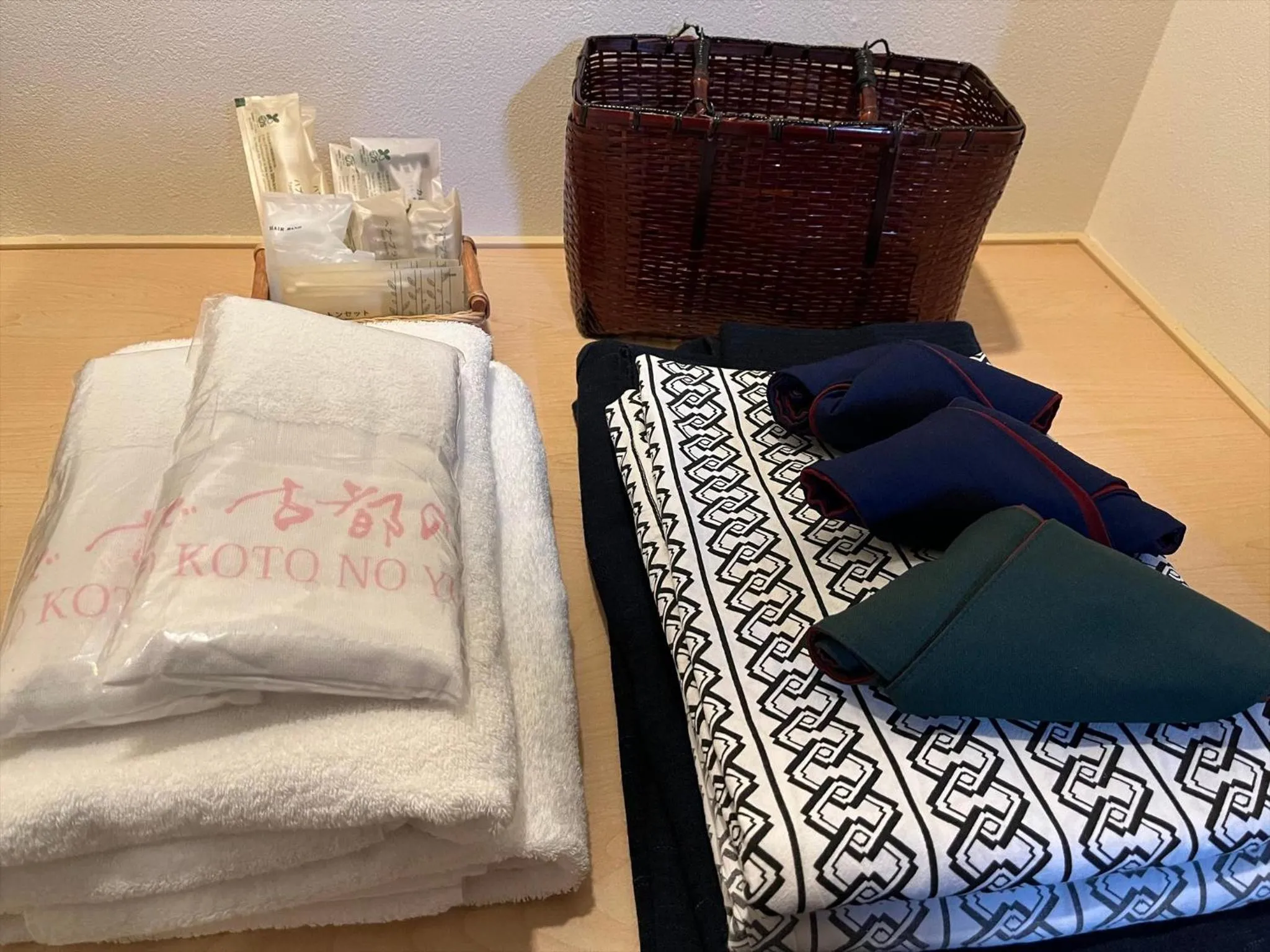 Photo of the whole room, Bed in Oyado Koto No Yume