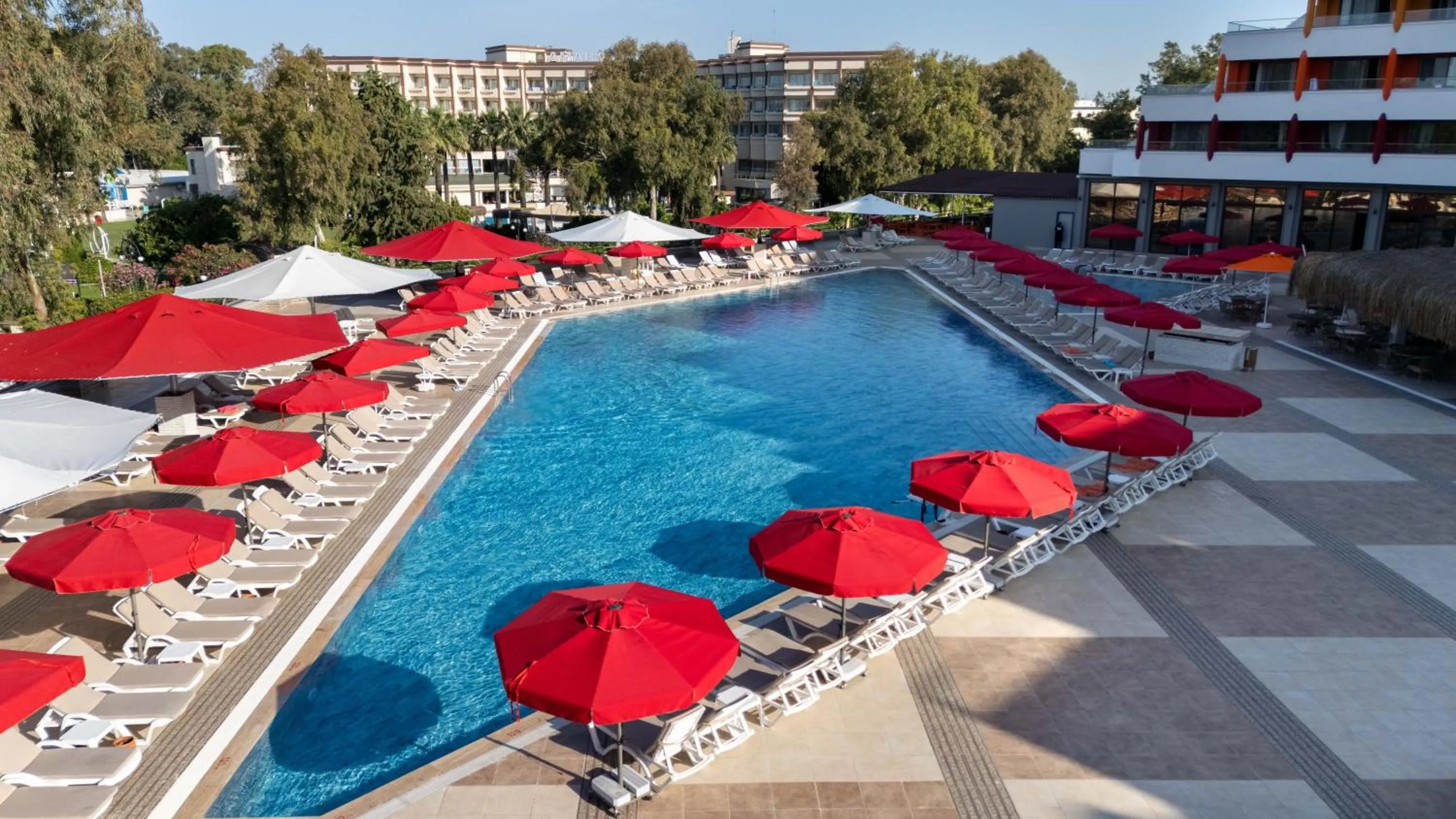 Swimming pool in Megasaray Resort Side