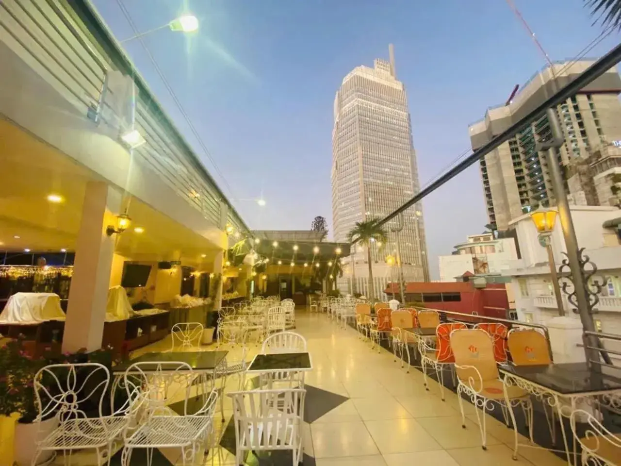 Restaurant/places to eat in Huong Sen Hotel Restaurant/places to eat in Huong Sen Hotel