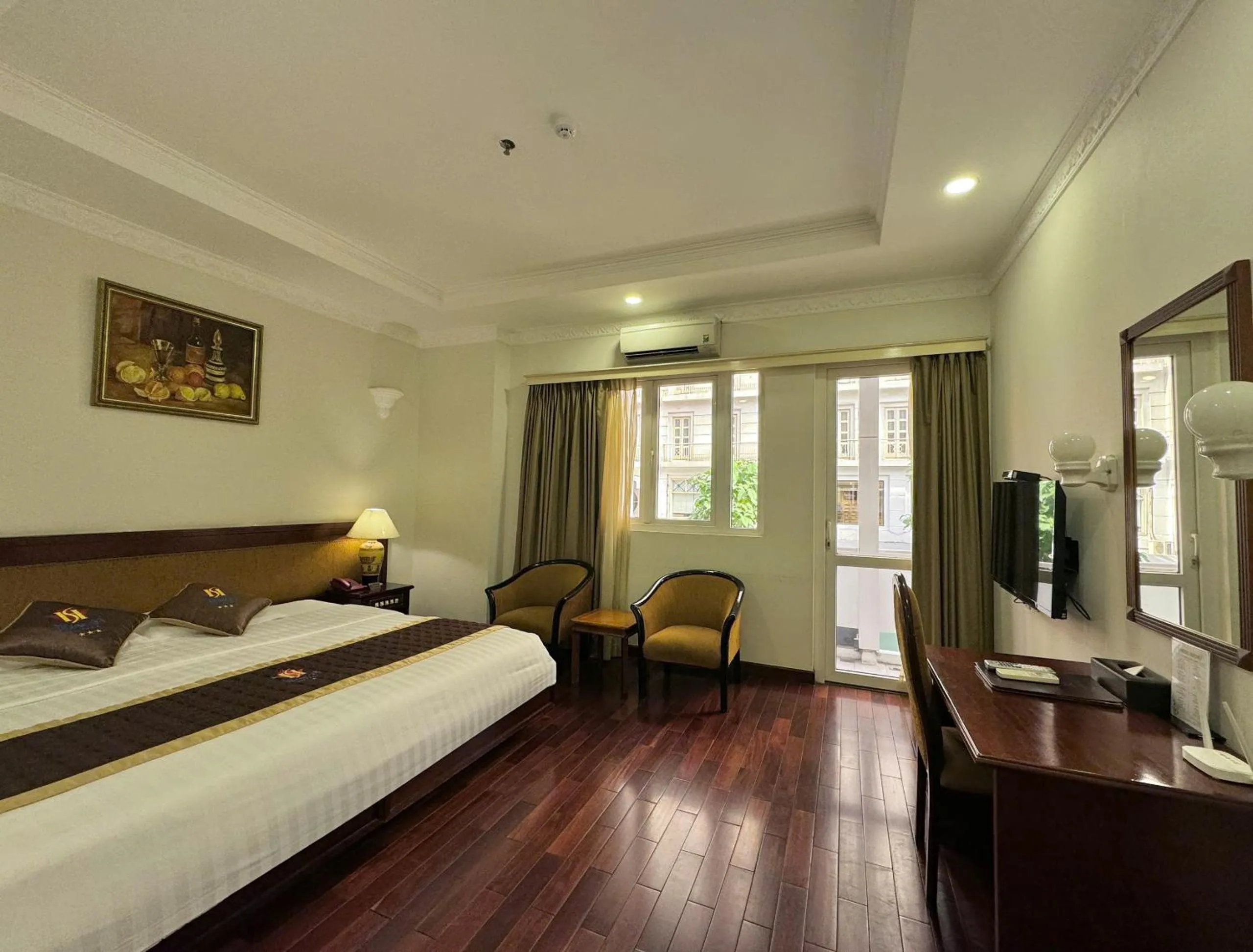 Bedroom, Bed in Huong Sen Hotel