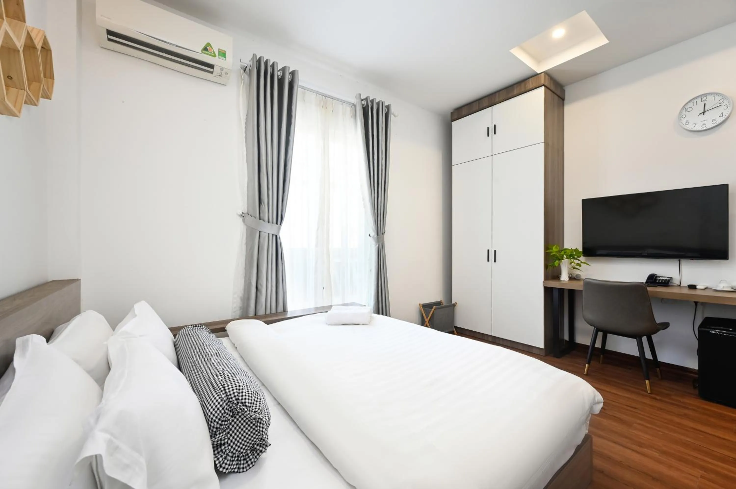 TV and multimedia, Bed in Amory Hotel Ben Thanh