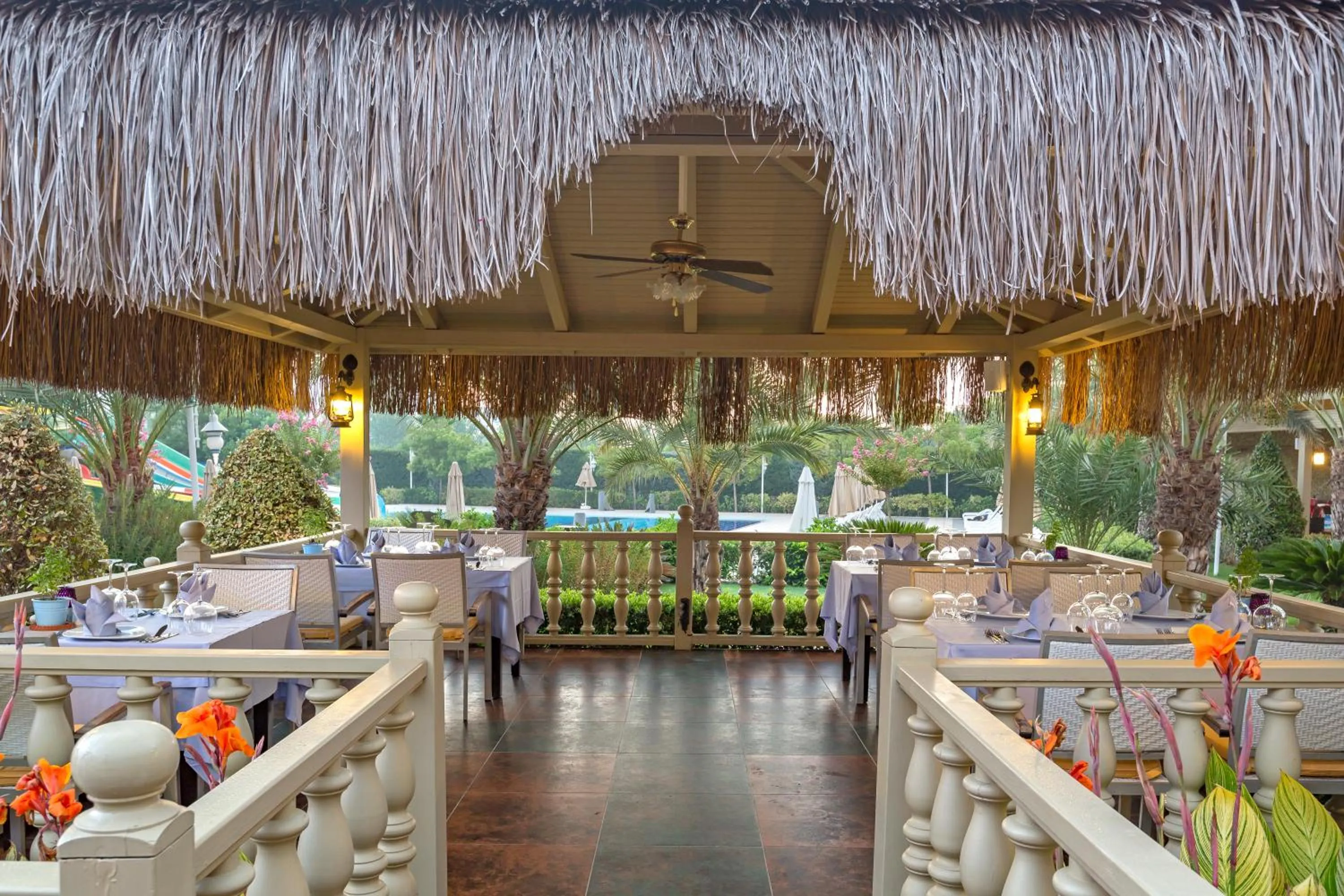 Food and drinks in Royal Holiday Palace