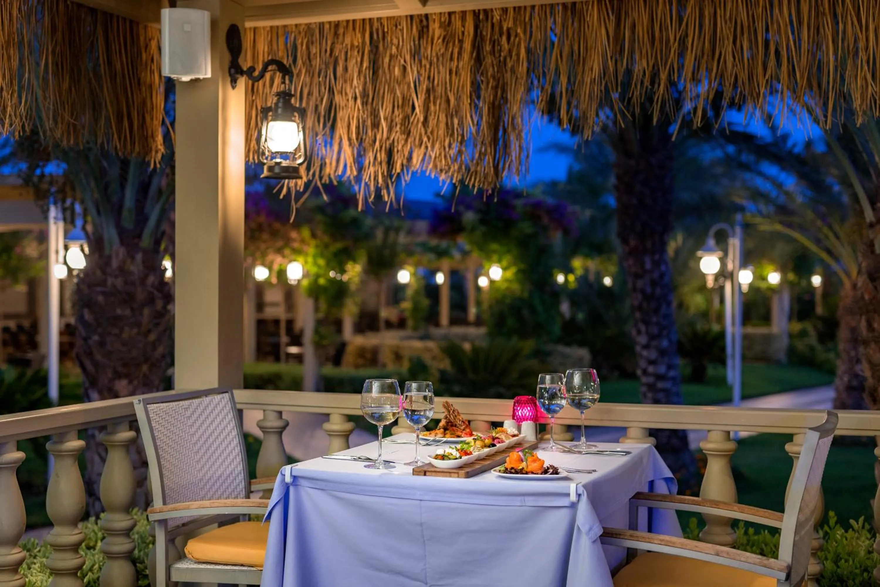 Food and drinks in Royal Holiday Palace