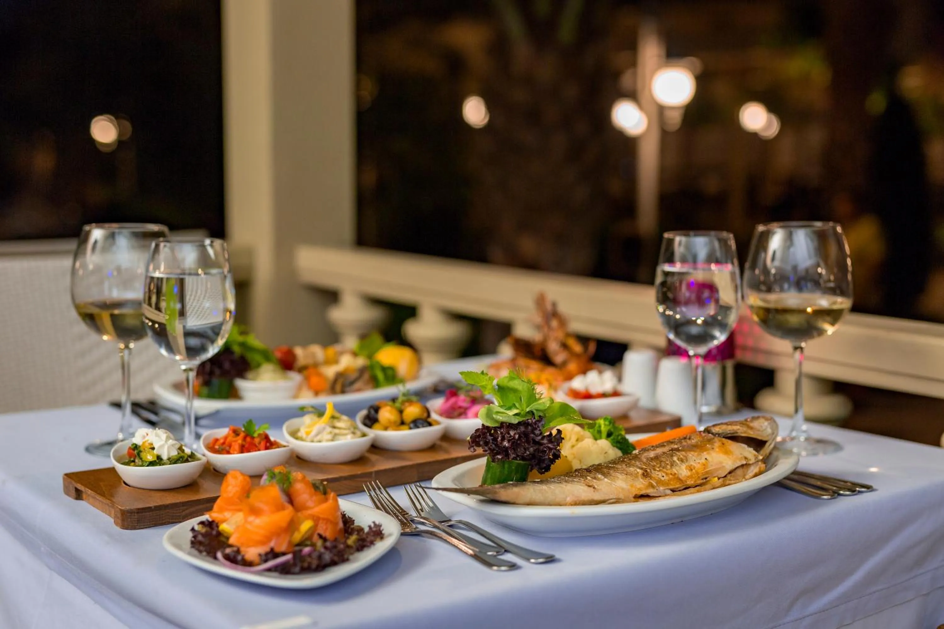 Food and drinks in Royal Holiday Palace