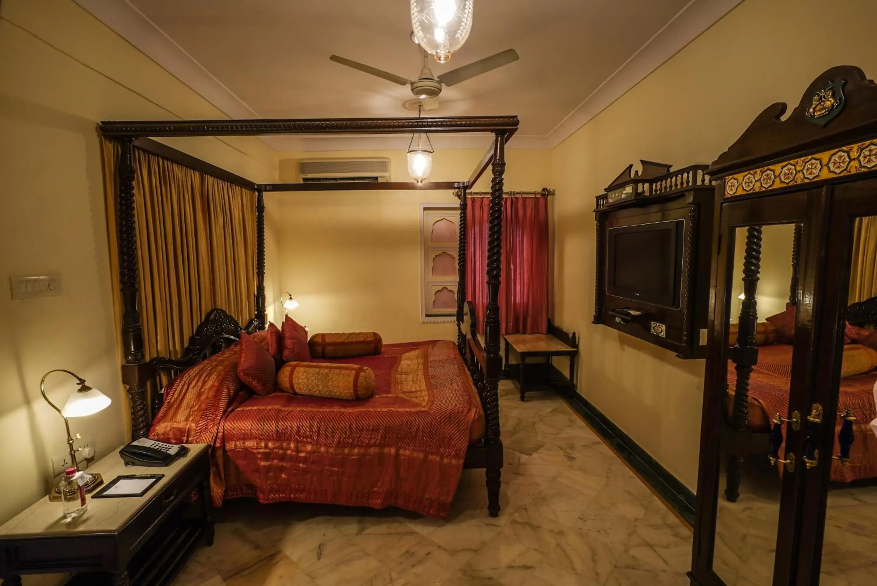 Photo of the whole room, Bed in Shahpura House Photo of the whole room, Bed in Shahpura House