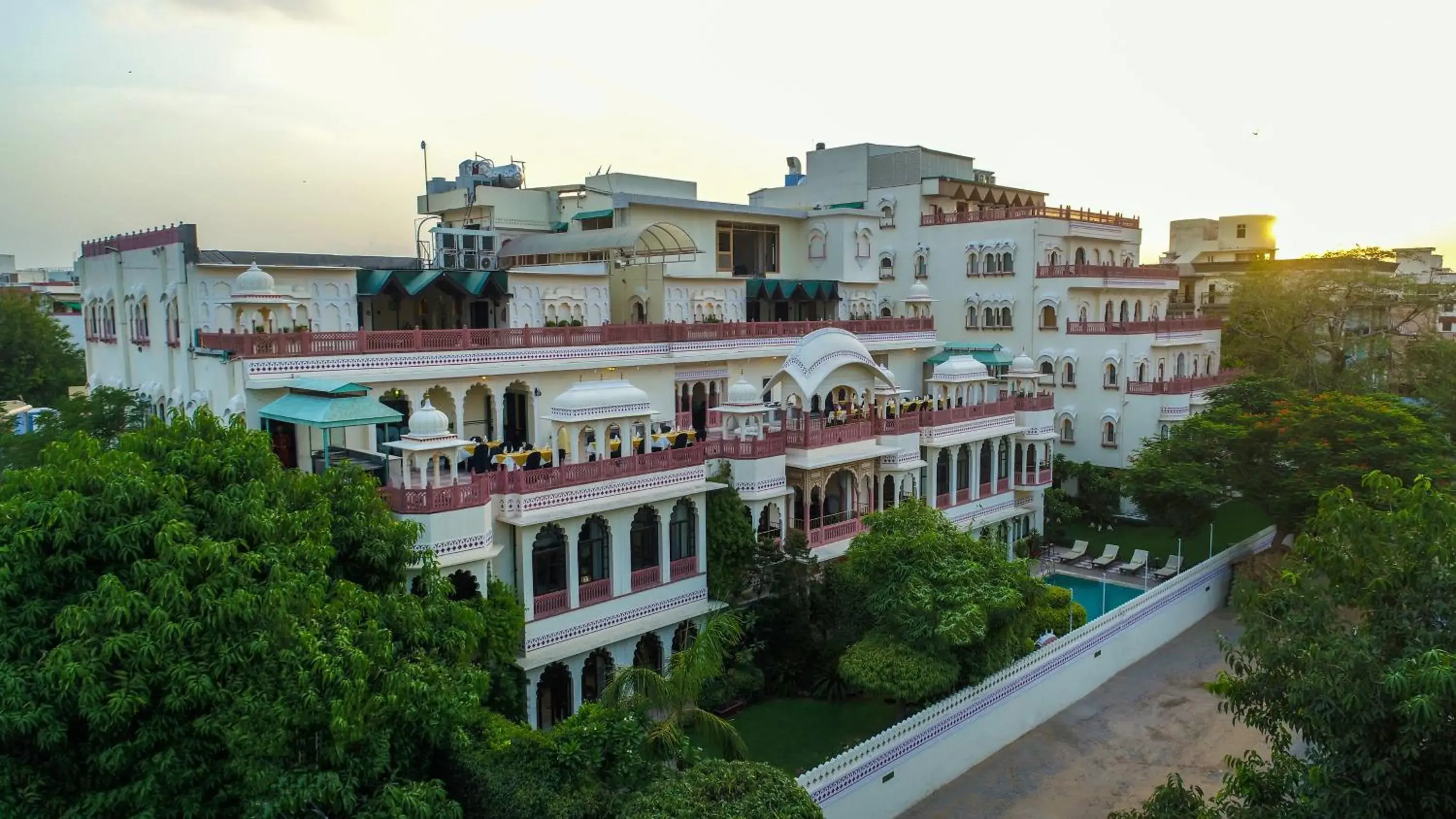 Property building in Shahpura House Property building in Shahpura House