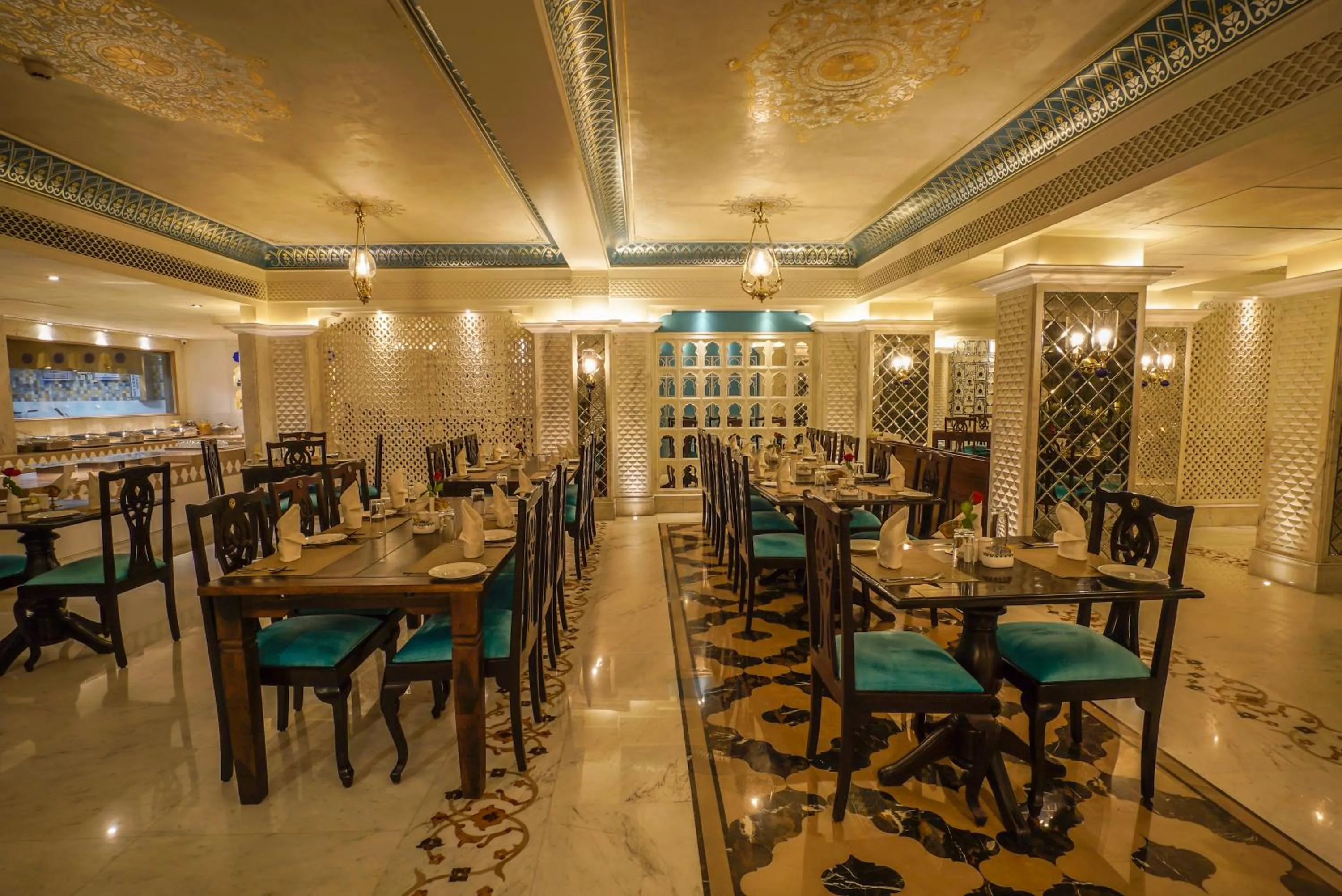 Restaurant/places to eat in Shahpura House