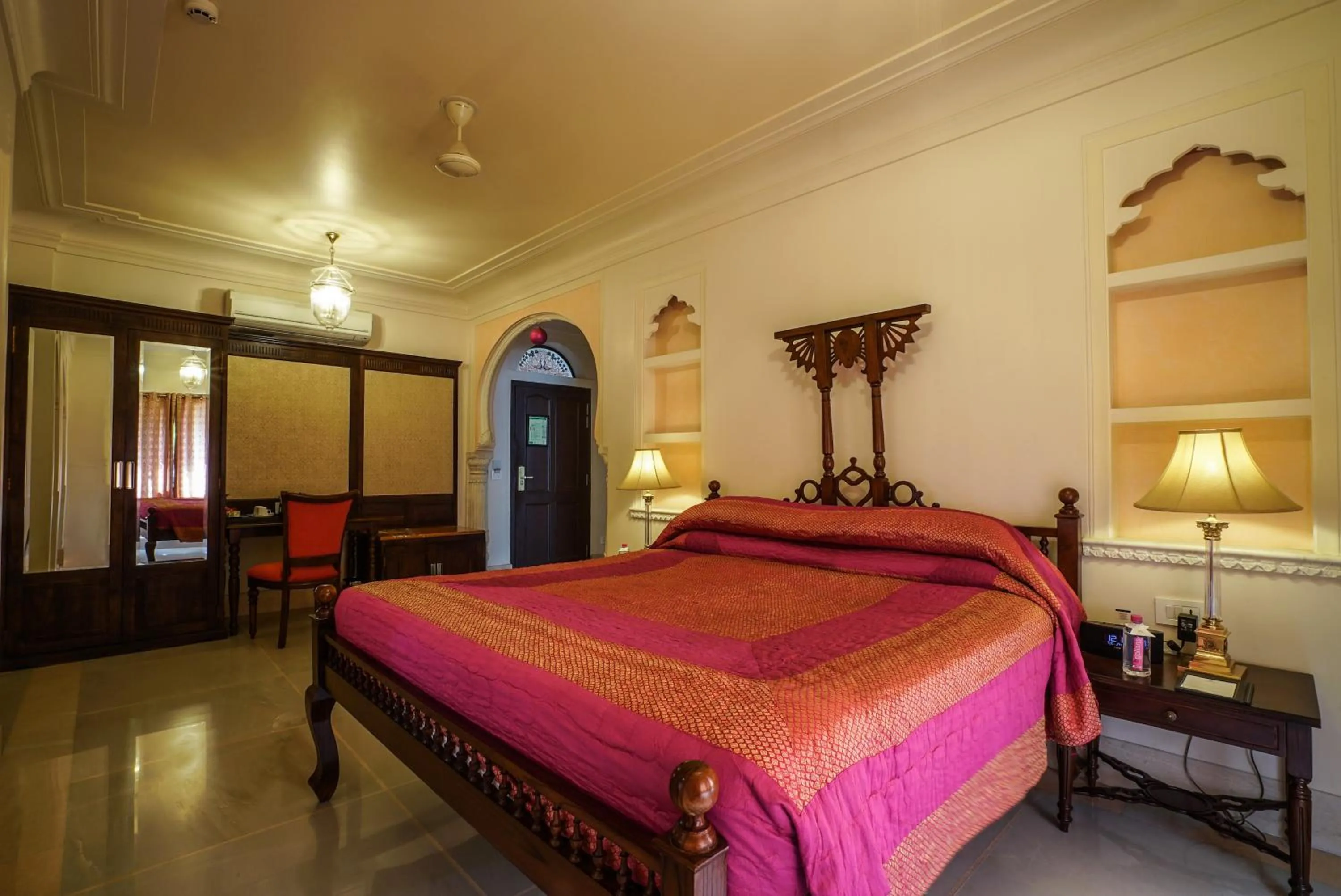 Bed in Shahpura House