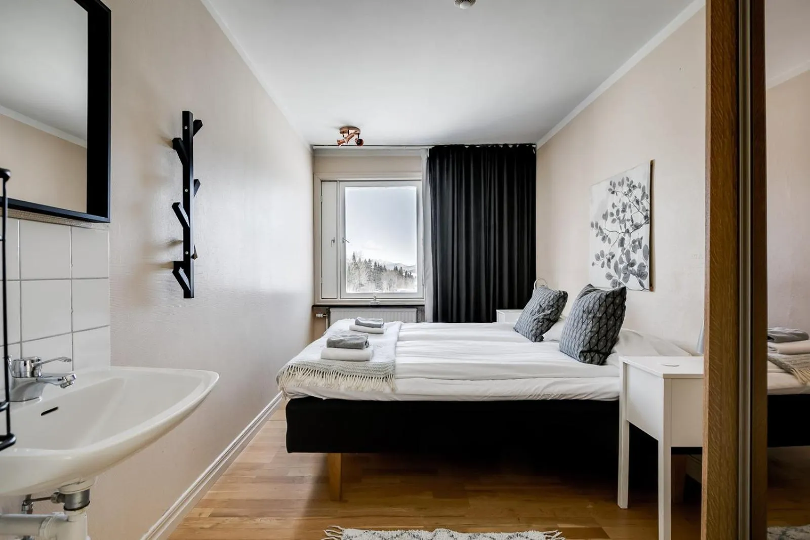 Photo of the whole room in Millestgården Eco lodge