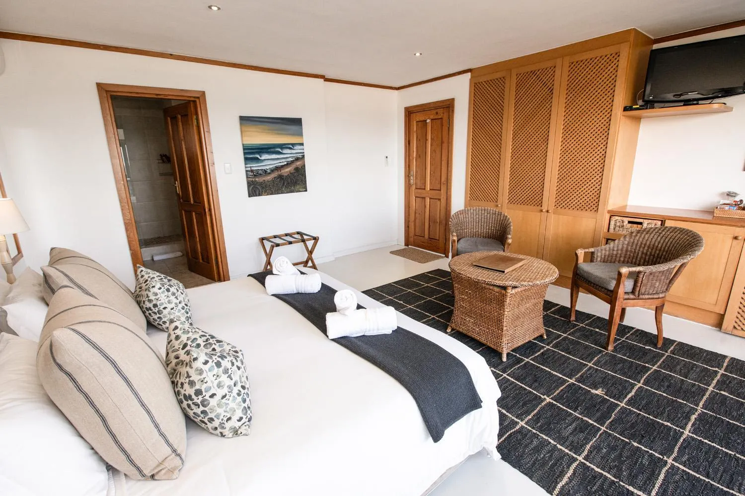 Seating area, Bed in African Perfection 1