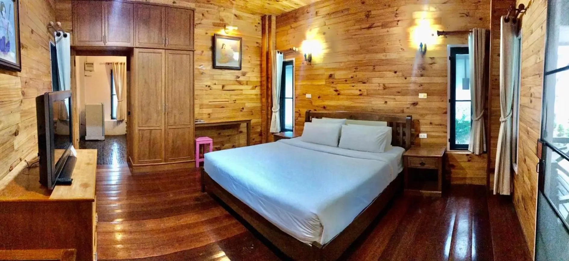 Bed in Baan Soontree Resort