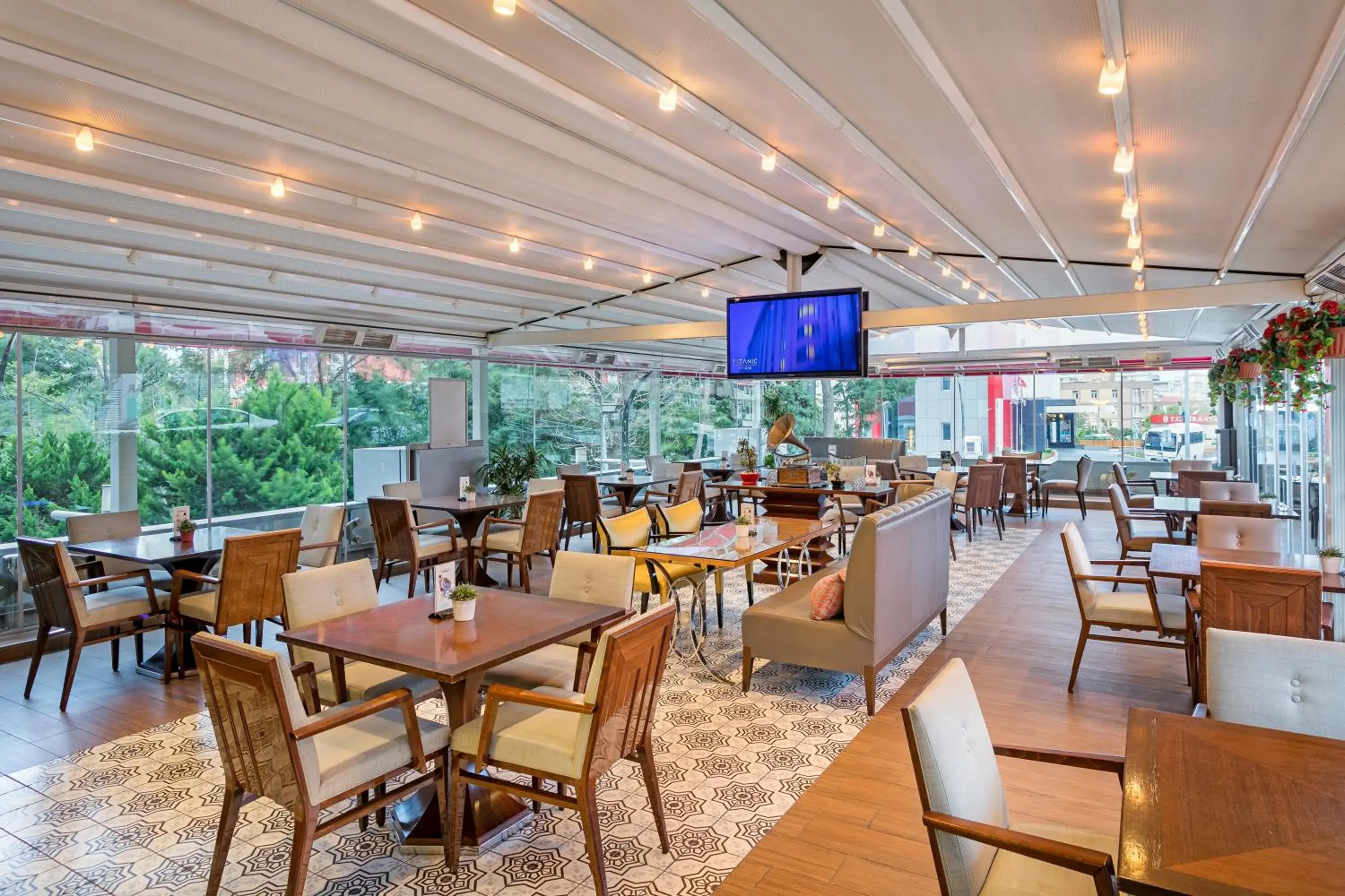 Restaurant/places to eat in Titanic Port Bakirkoy Restaurant/places to eat in Titanic Port Bakirkoy