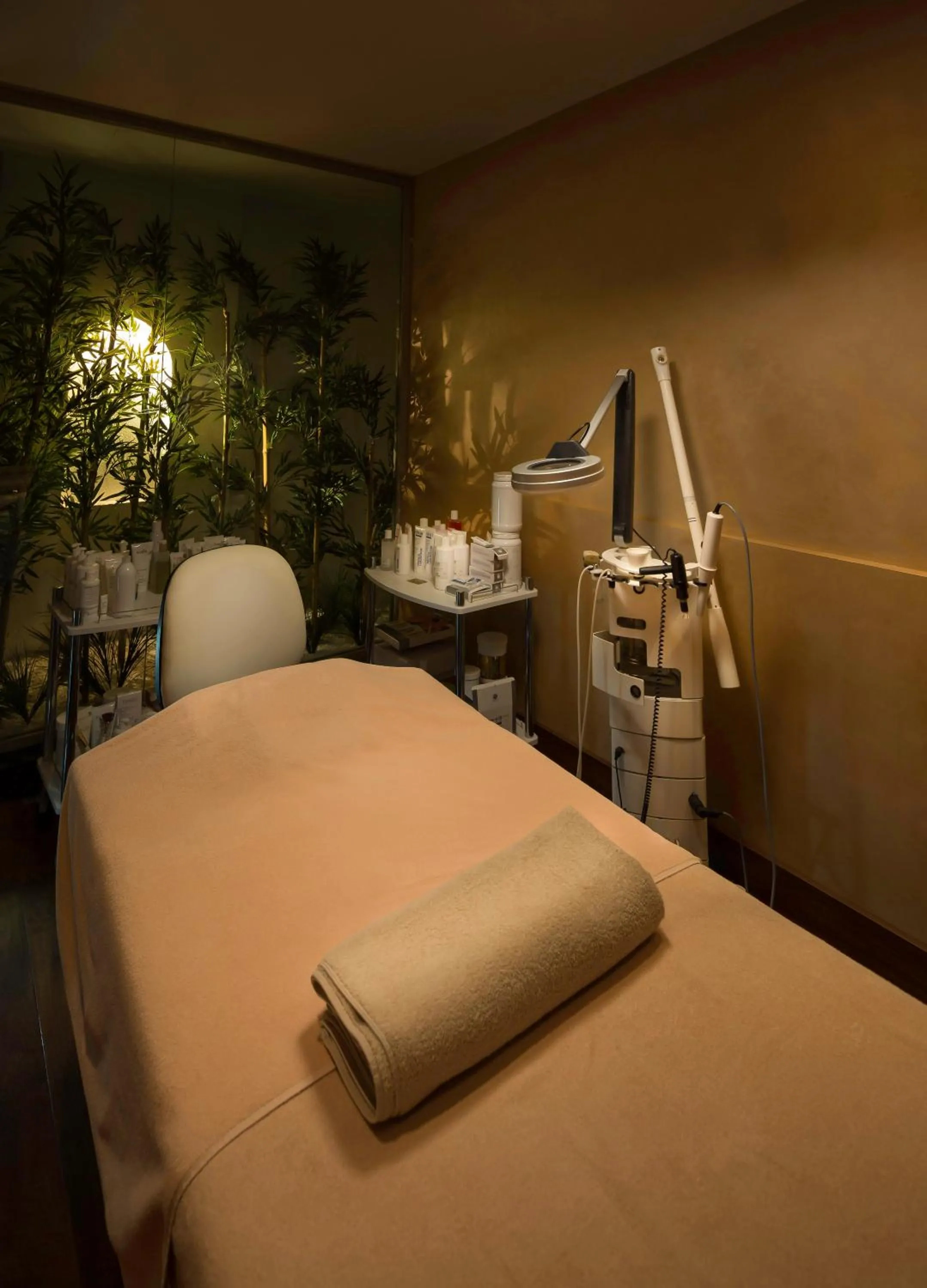 Spa and wellness centre/facilities, Bed in Titanic Port Bakirkoy