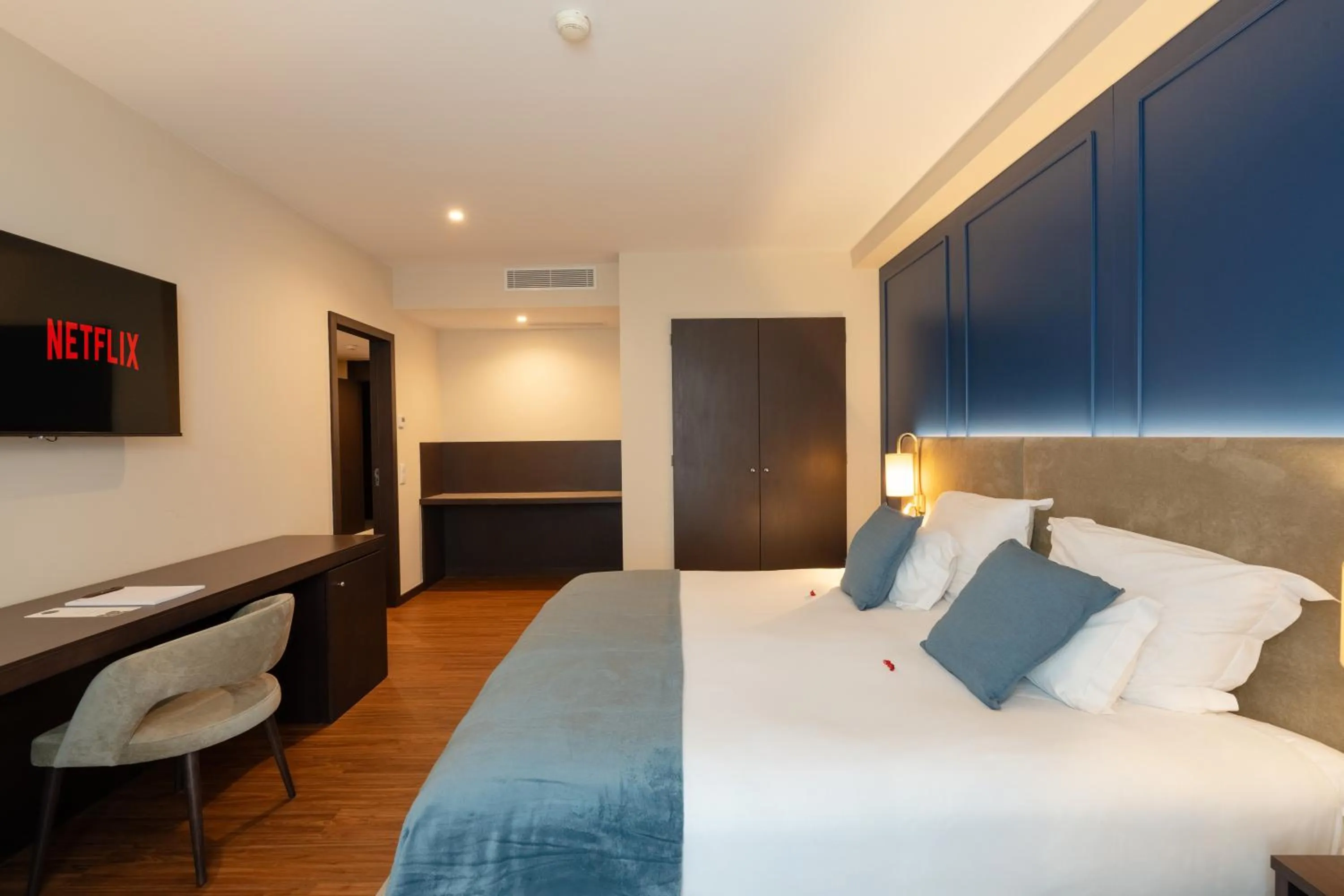 Bed in Hotel Premium Porto Maia