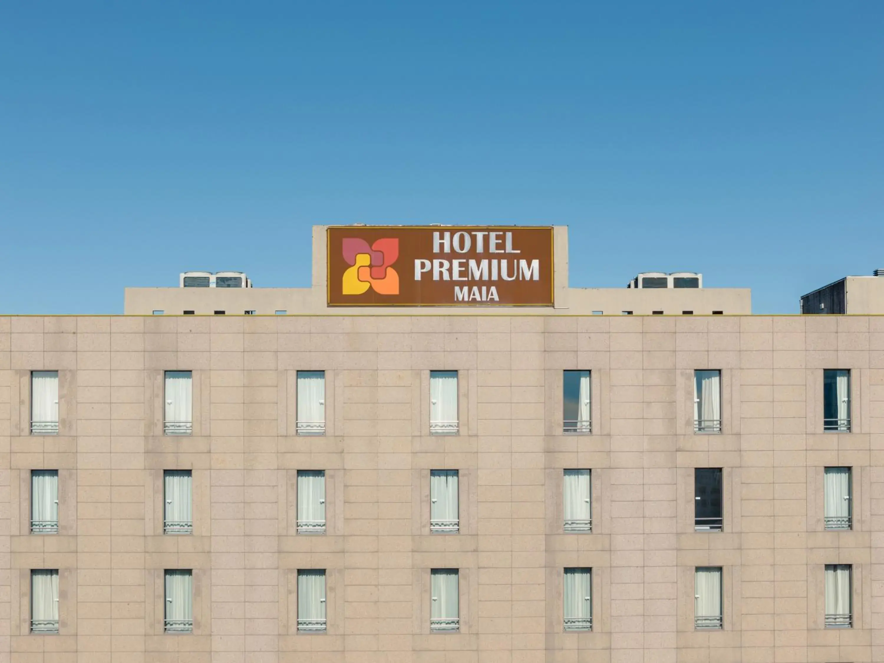 Property building in Hotel Premium Porto Maia Property building in Hotel Premium Porto Maia