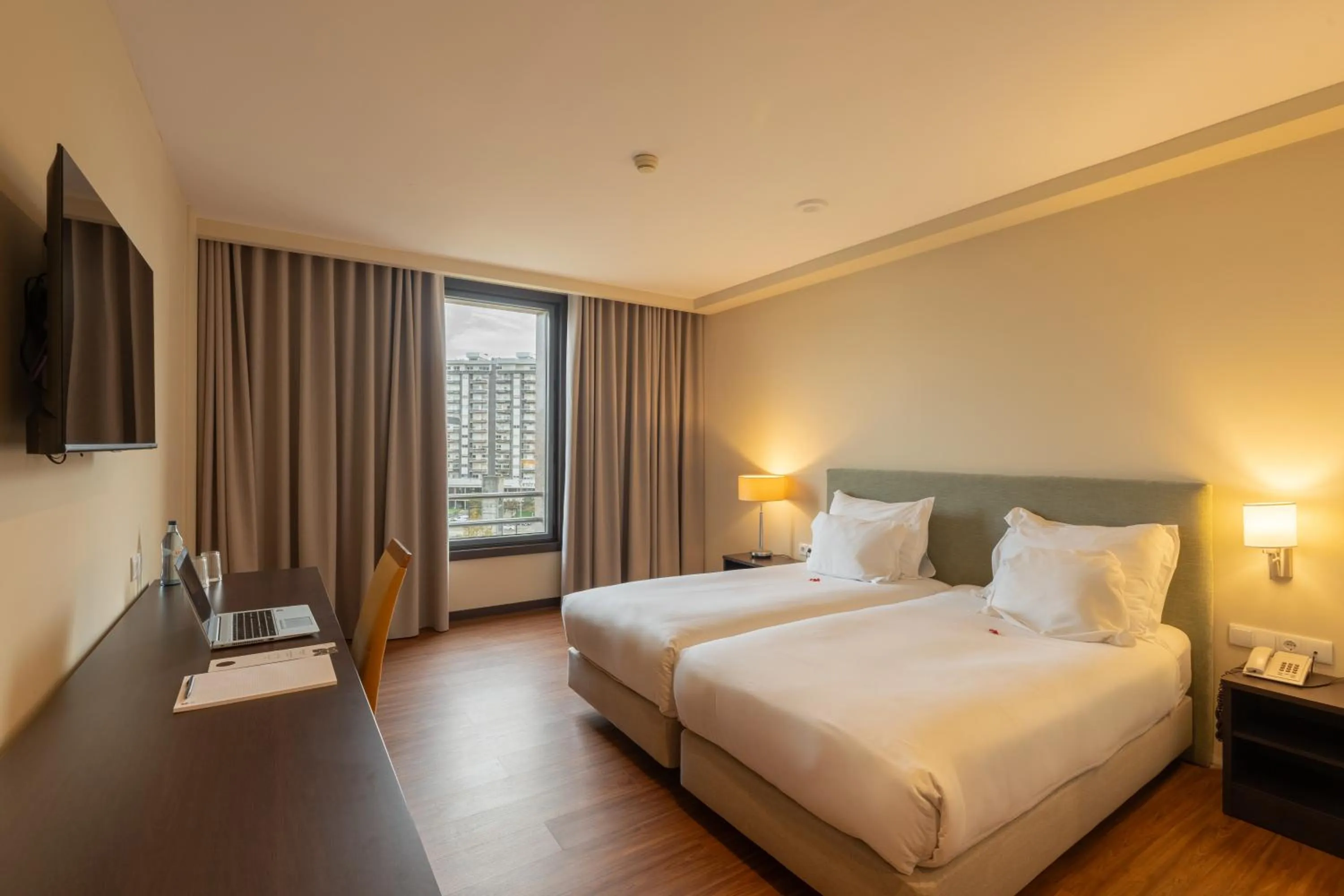 Bed in Hotel Premium Porto Maia