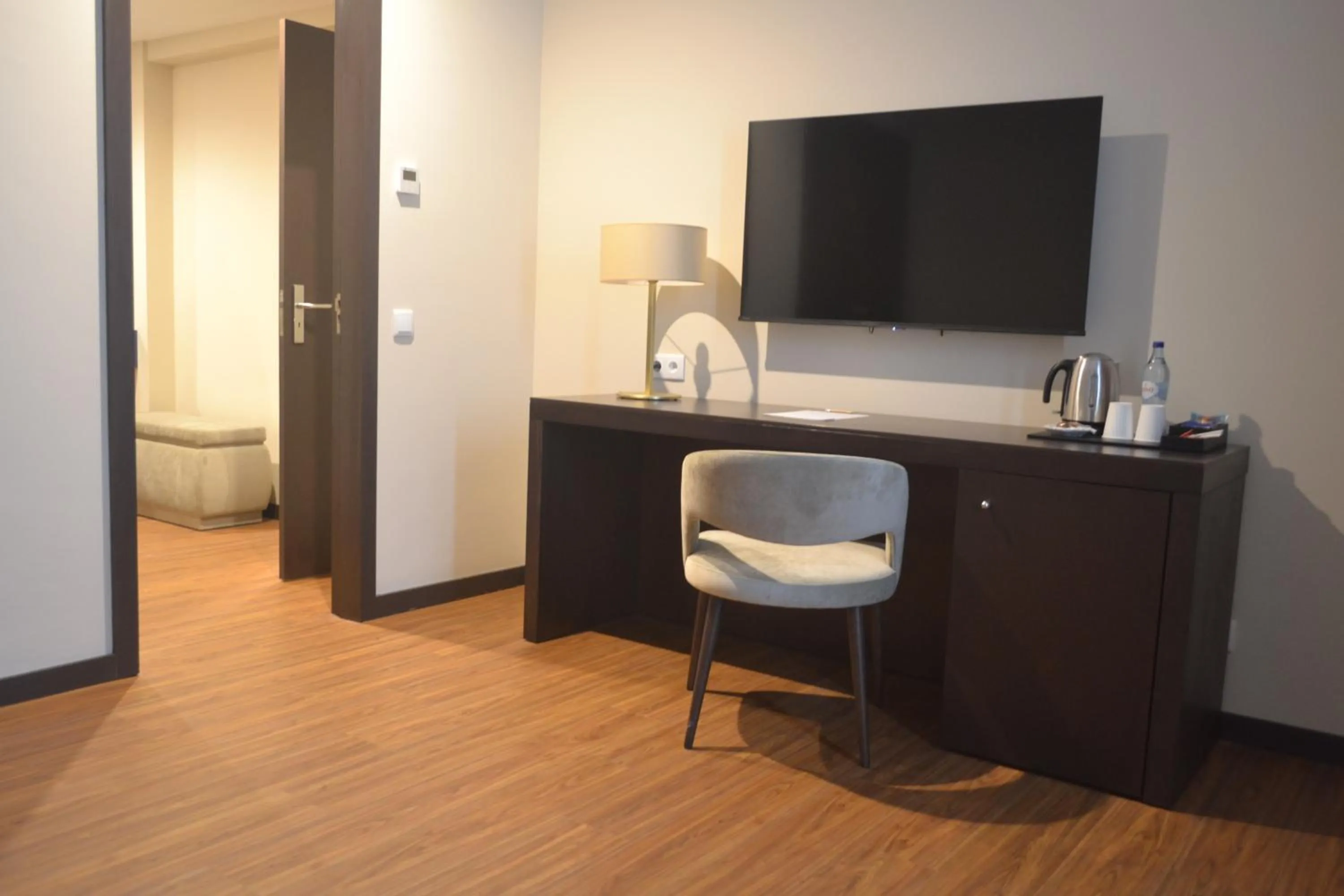 Communal lounge/ TV room in Hotel Premium Porto Maia